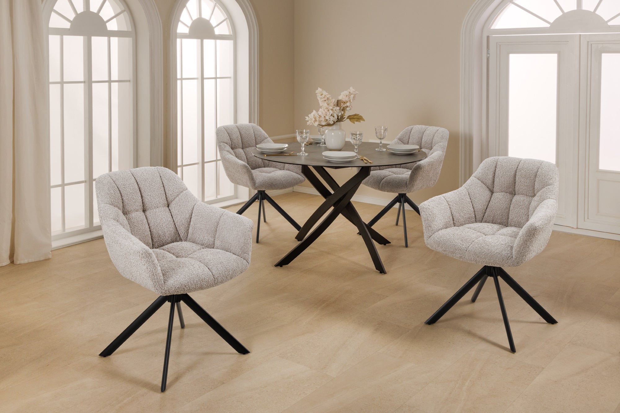Lote de 2 sillas giratorias PAPILLON beige con reposabrazos, estructura de metal negro