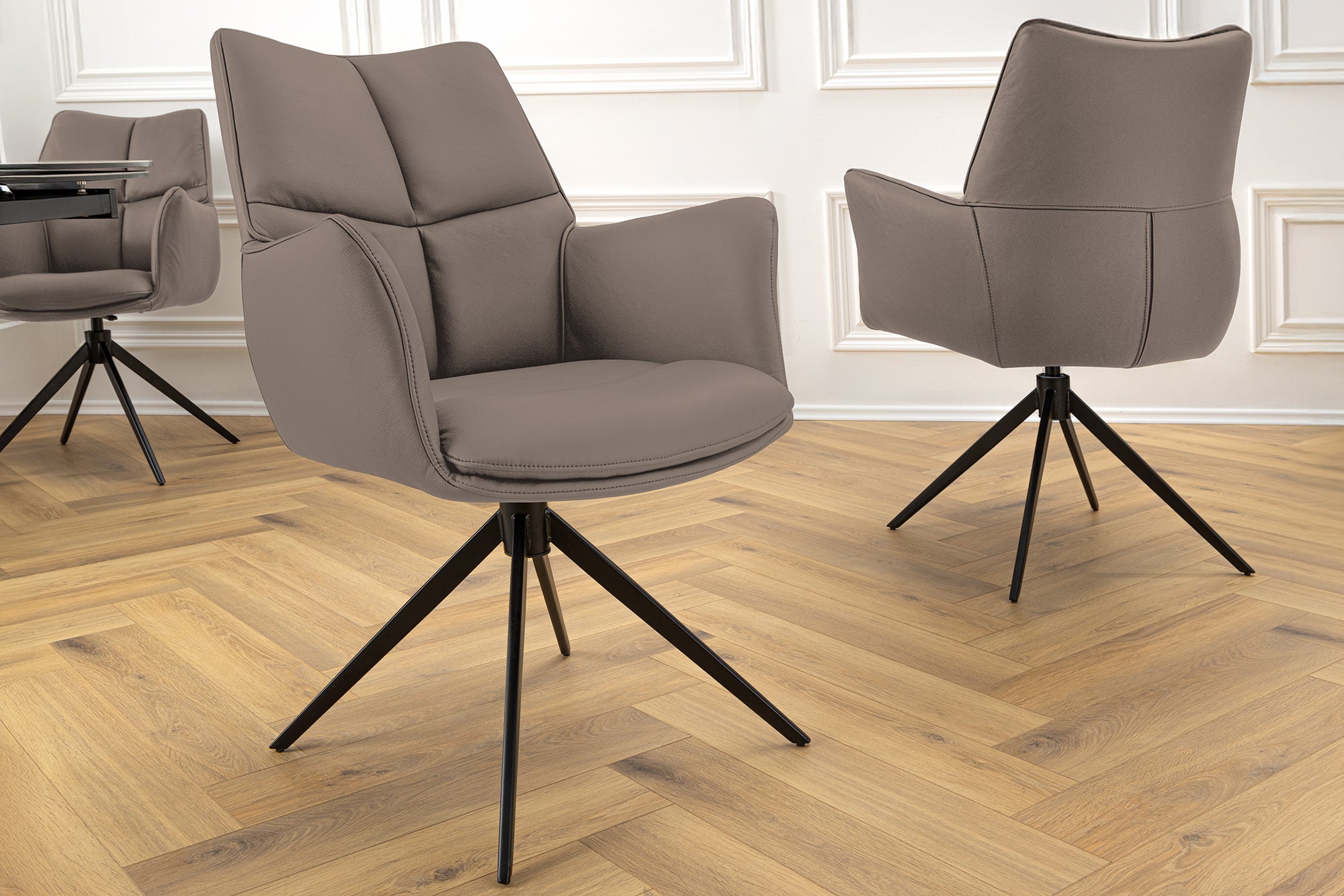 chaise-pivotante-papillon-en-cuir-veritable-marron,-structure-en-metal-noir-avec-accoudoirs_45183 (inv)