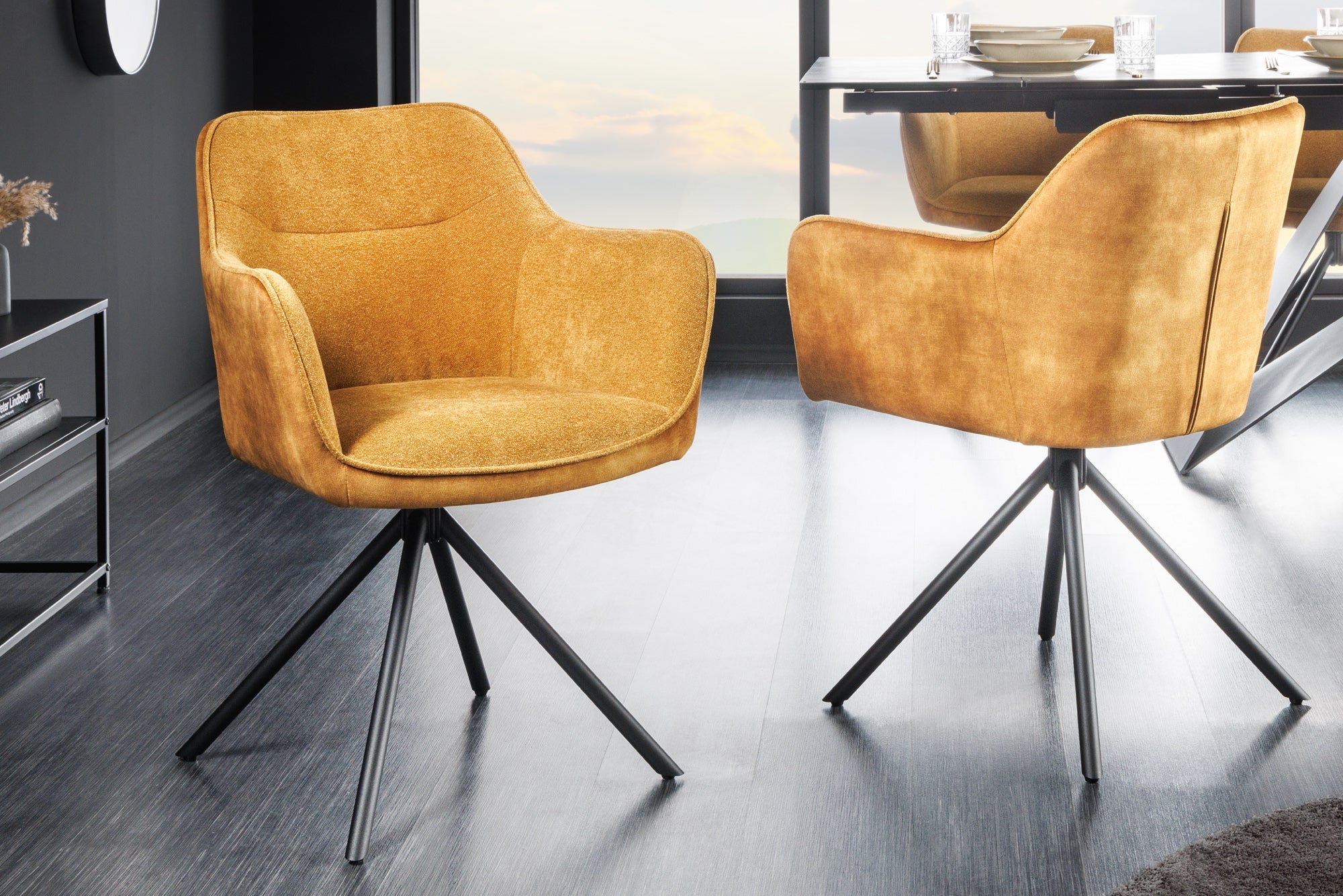 Lote de 2 sillas giratorias VERONA de tela con textura de terciopelo amarillo mostaza con brazos y patas de metal negro
