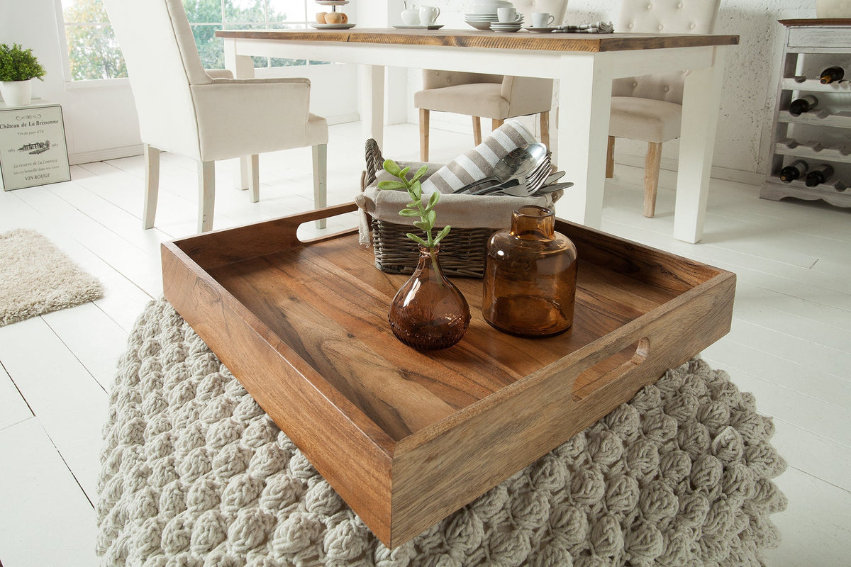 Élégant plateau de service CIANO 40x40cm en bois d’acacia massif avec poignées