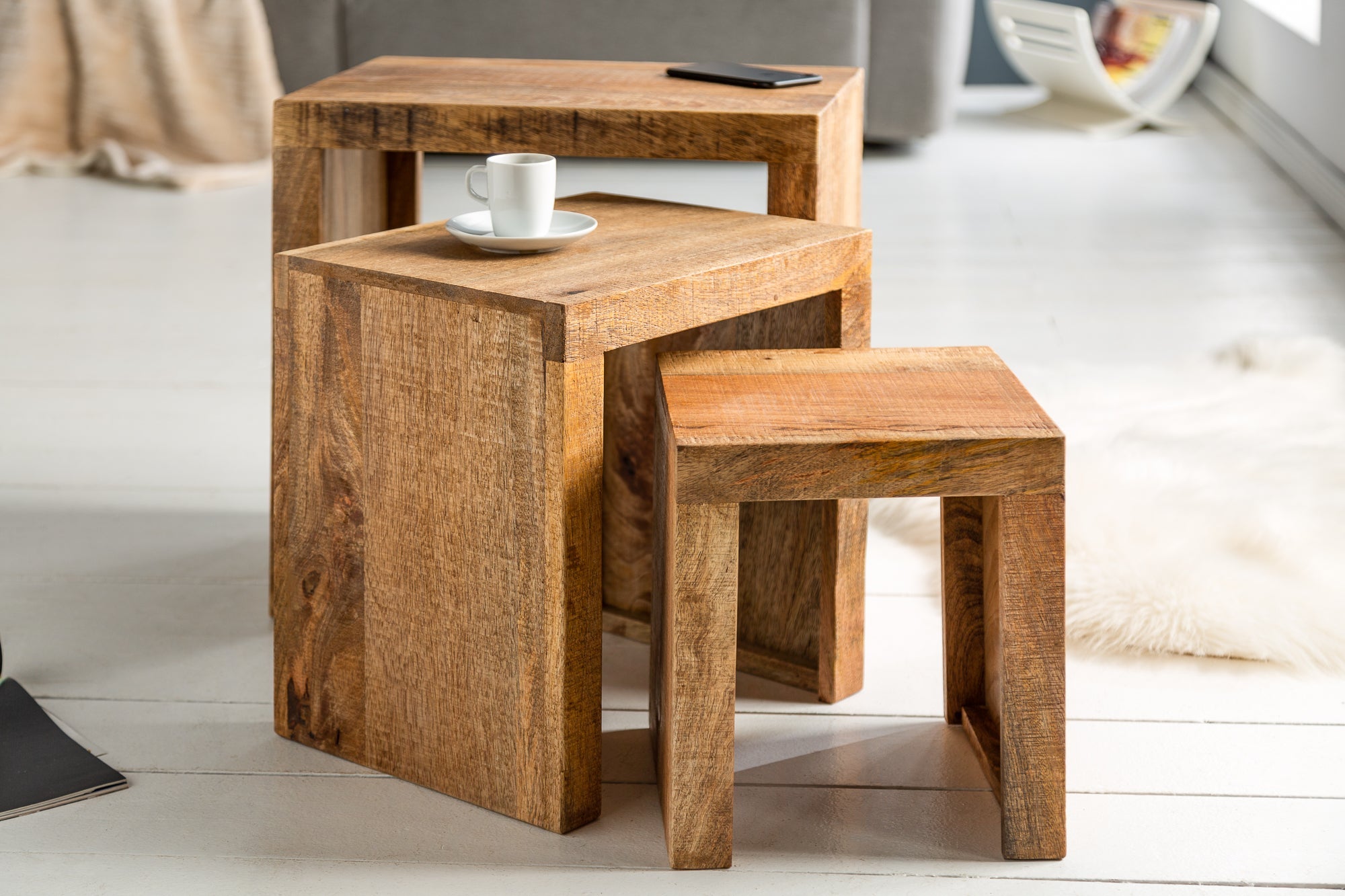 Juego de 3 mesas auxiliares MAKASSAR de 45 cm de madera maciza de mango natural