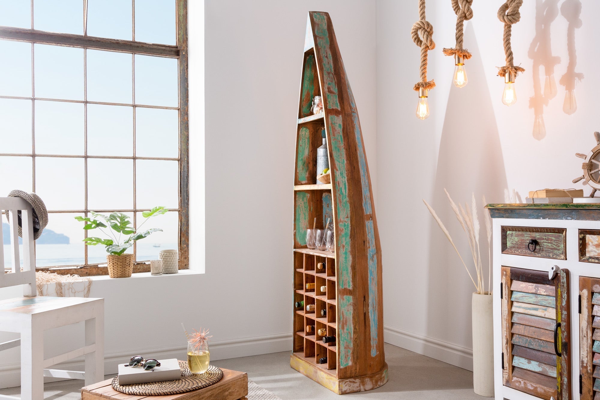 Etagère décorative pour bateau JAKARTA 190cm en bois massif coloré issu de bateaux de pêche recyclés casier à vin