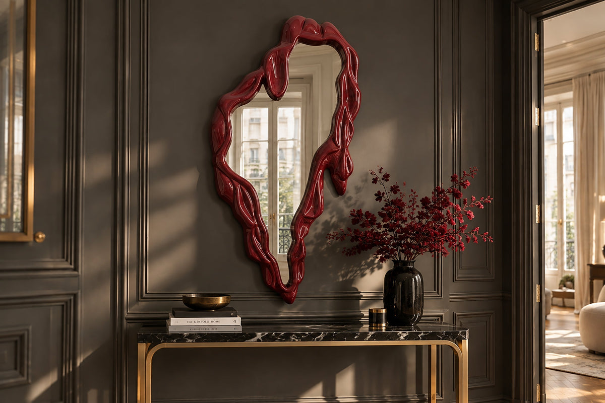 Extravaganter Wandspiegel FLUIDUM 150cm rot vertikale Aufhängung organische Form
