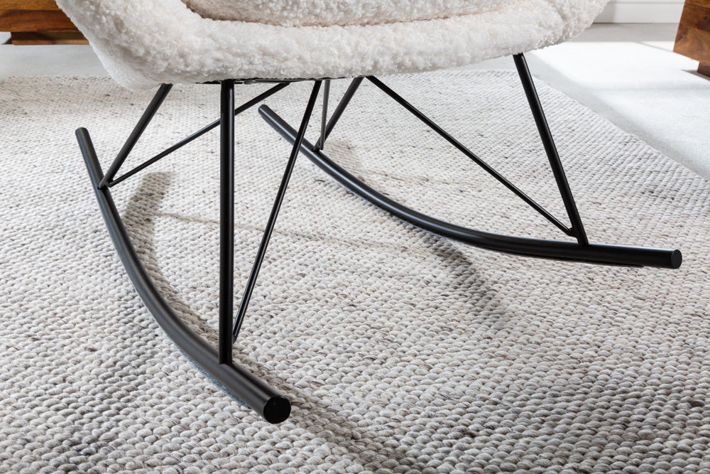 Fauteuil à bascule design SCANDINAVIA SWING blanc bouclé fauteuil métal noir