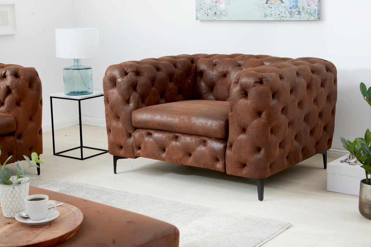 Fauteuil Chesterfield design MODERNE BAROQUE 120cm microfibre marron antique avec âme à ressorts