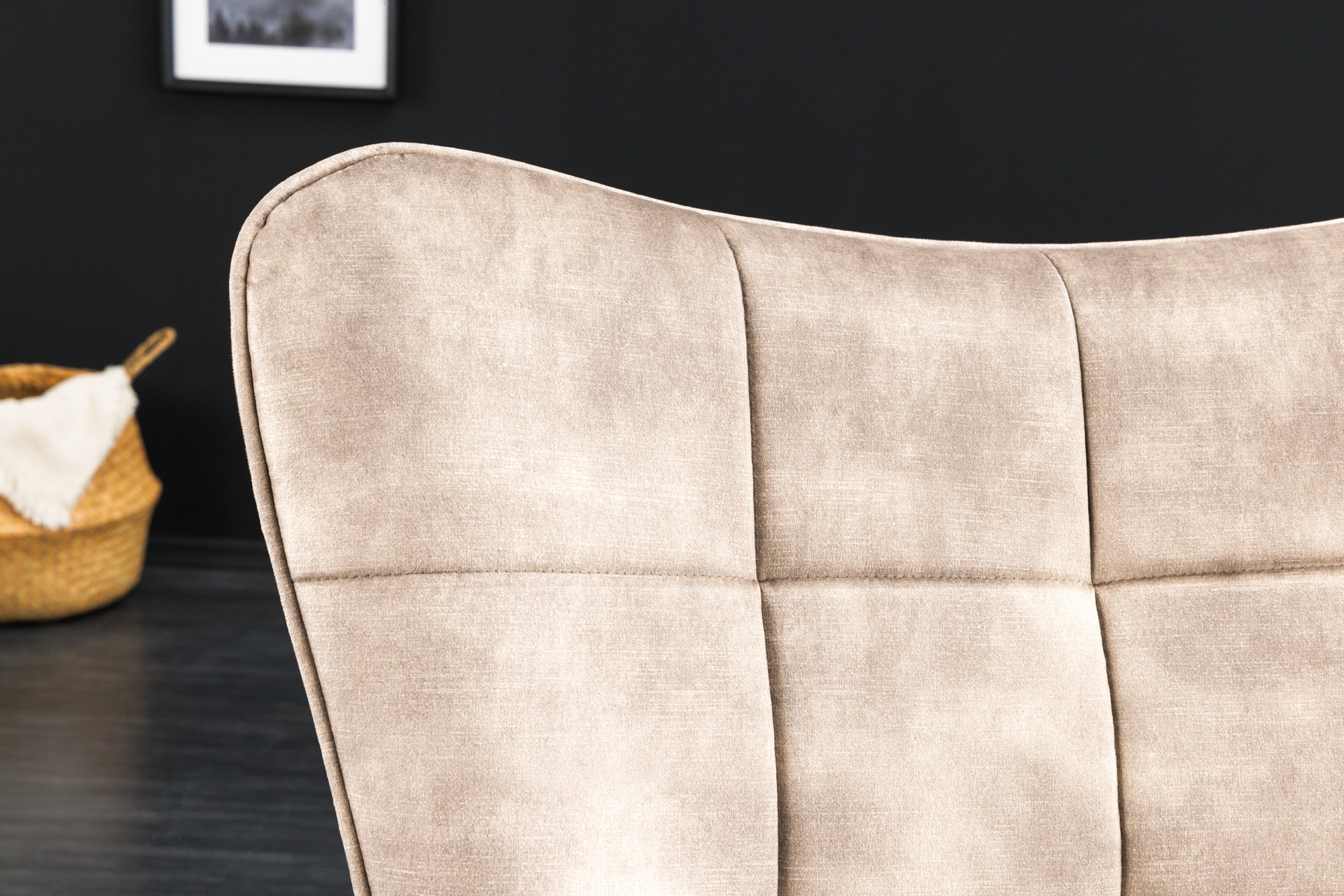 Fauteuil moderne SCANDINAVIA velours beige champagne pieds métal noir avec accoudoirs