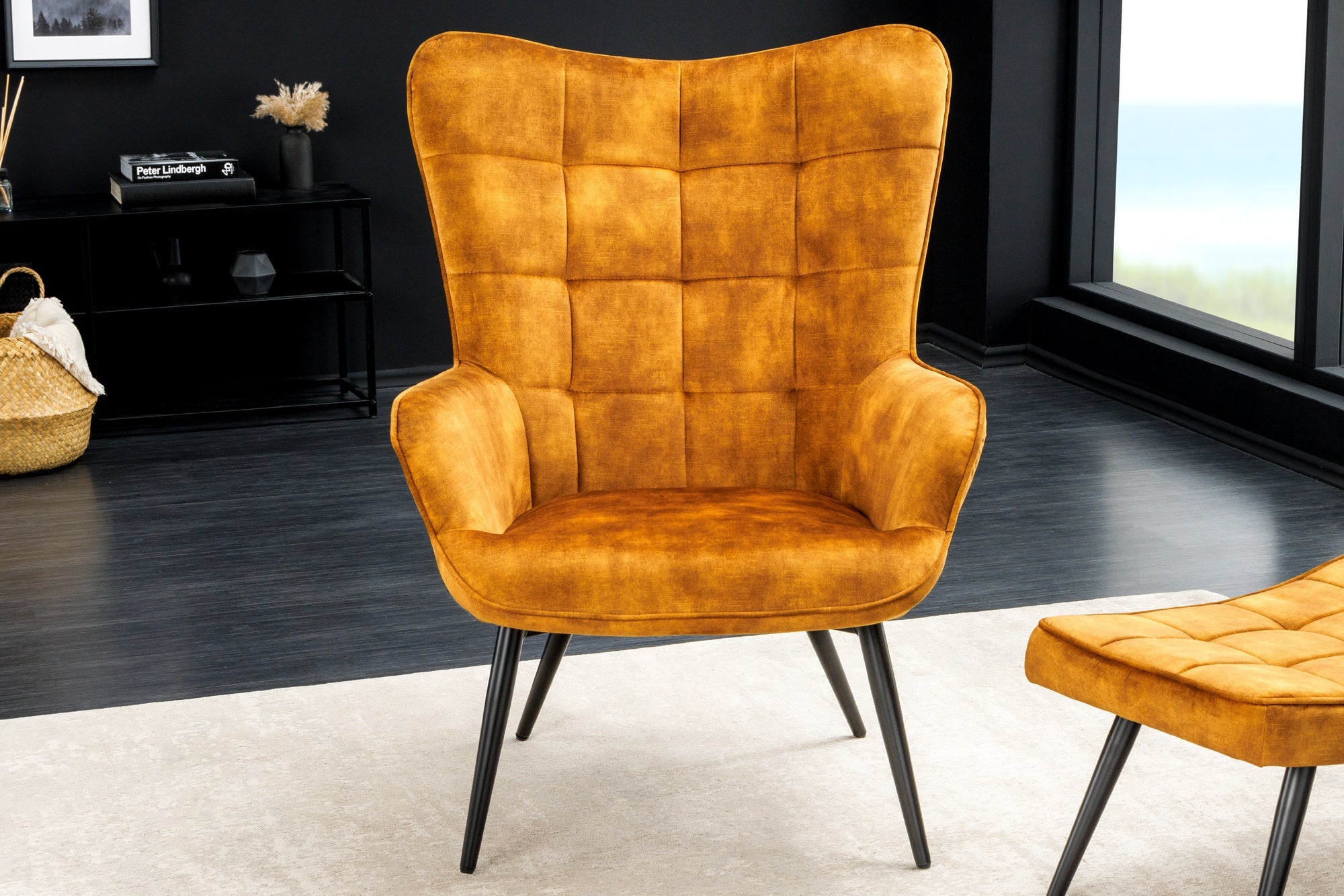 fauteuil-moderne-scandinavia-velours-jaune-moutarde-pieds-metal-noir-avec-accoudoirs_44019 (inv)