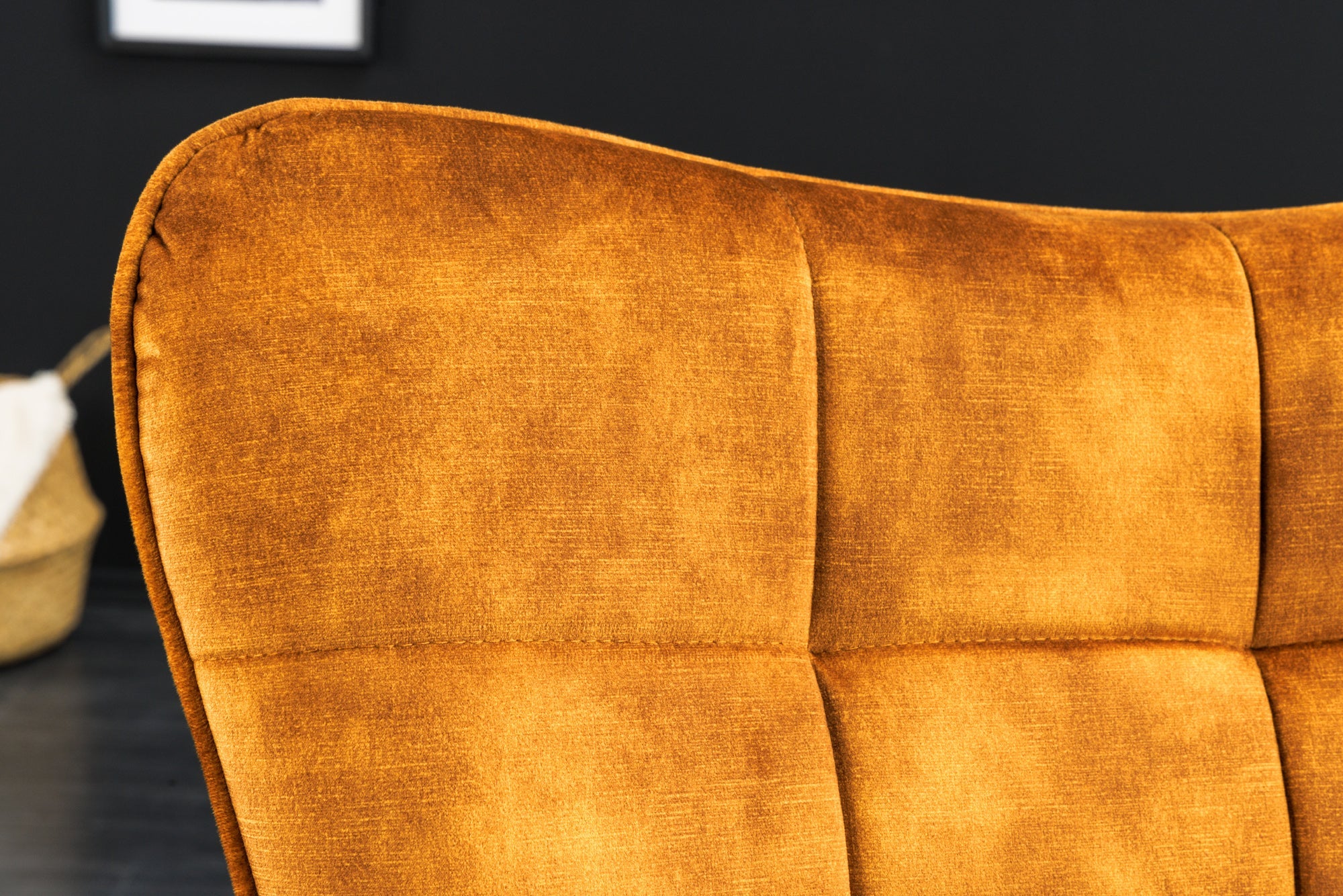 Fauteuil moderne SCANDINAVIA velours jaune moutarde pieds métal noir avec accoudoirs