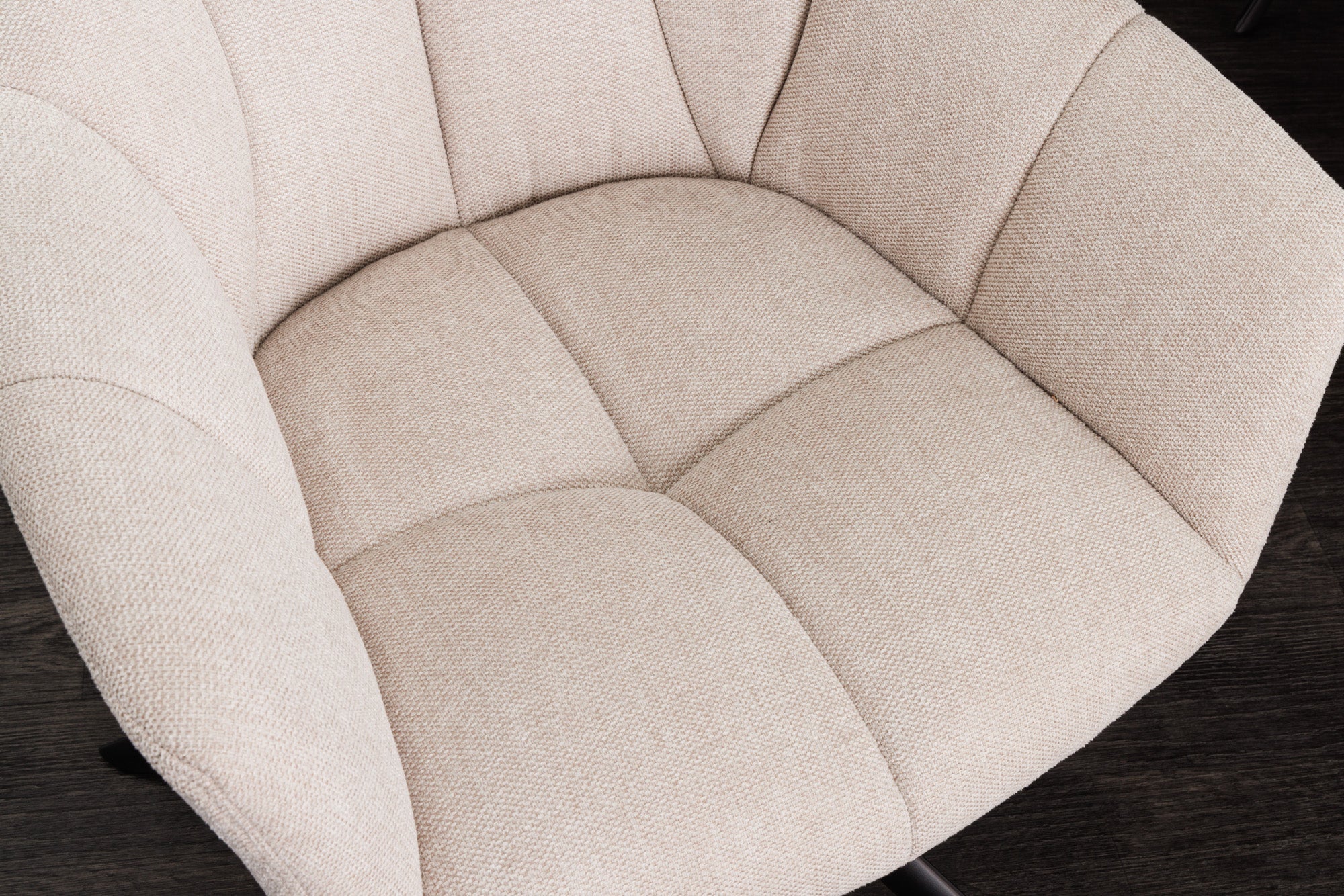 Lot de 2x fauteuils pivotant PAPILLON beige champagne, coutures décoratives, structure en métal noir, avec accoudoirs