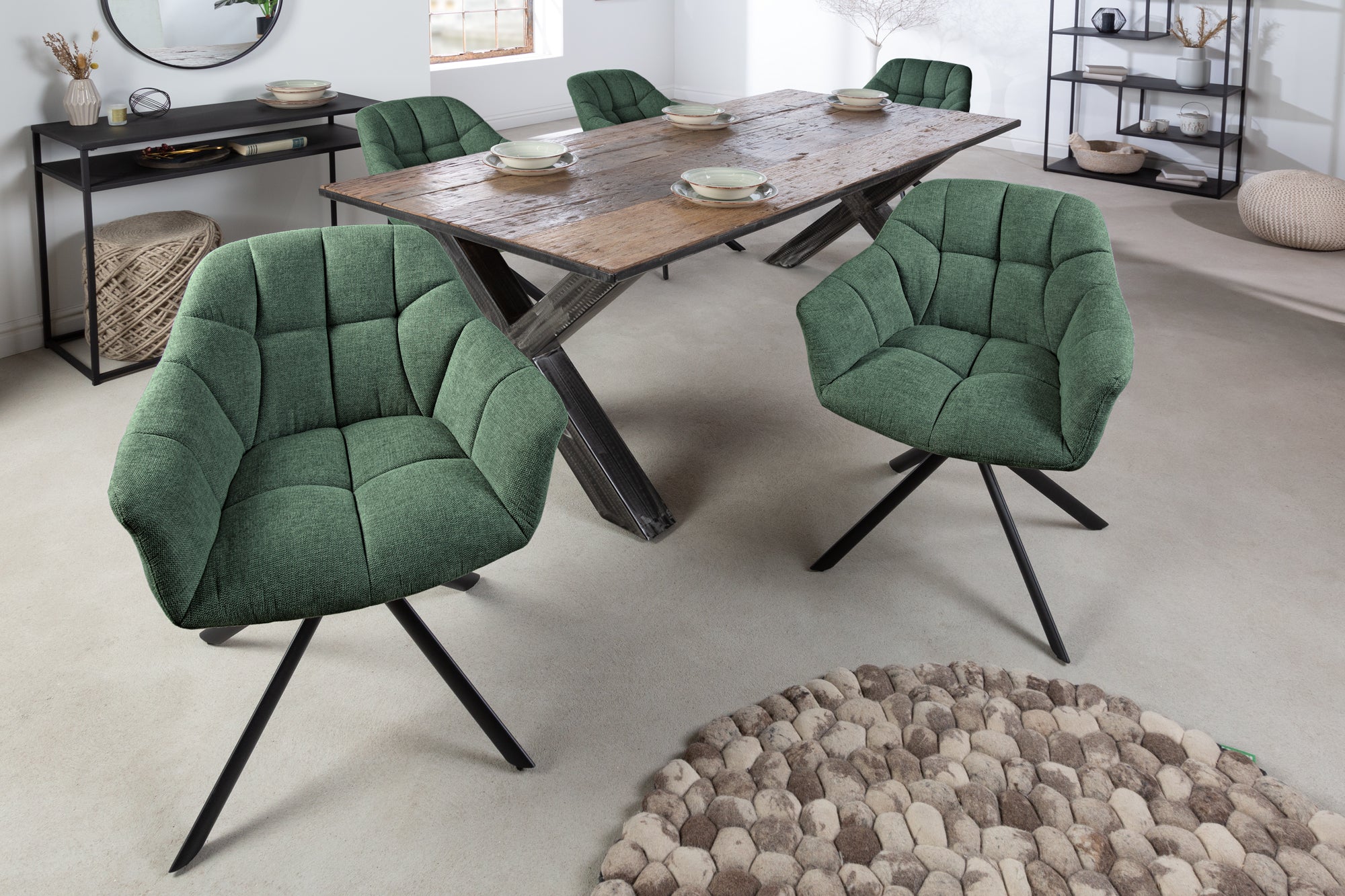 Lote de 2x sillones giratorios PAPILLON de tela texturada verde oscuro con reposabrazos, costuras decorativas, estructura negra