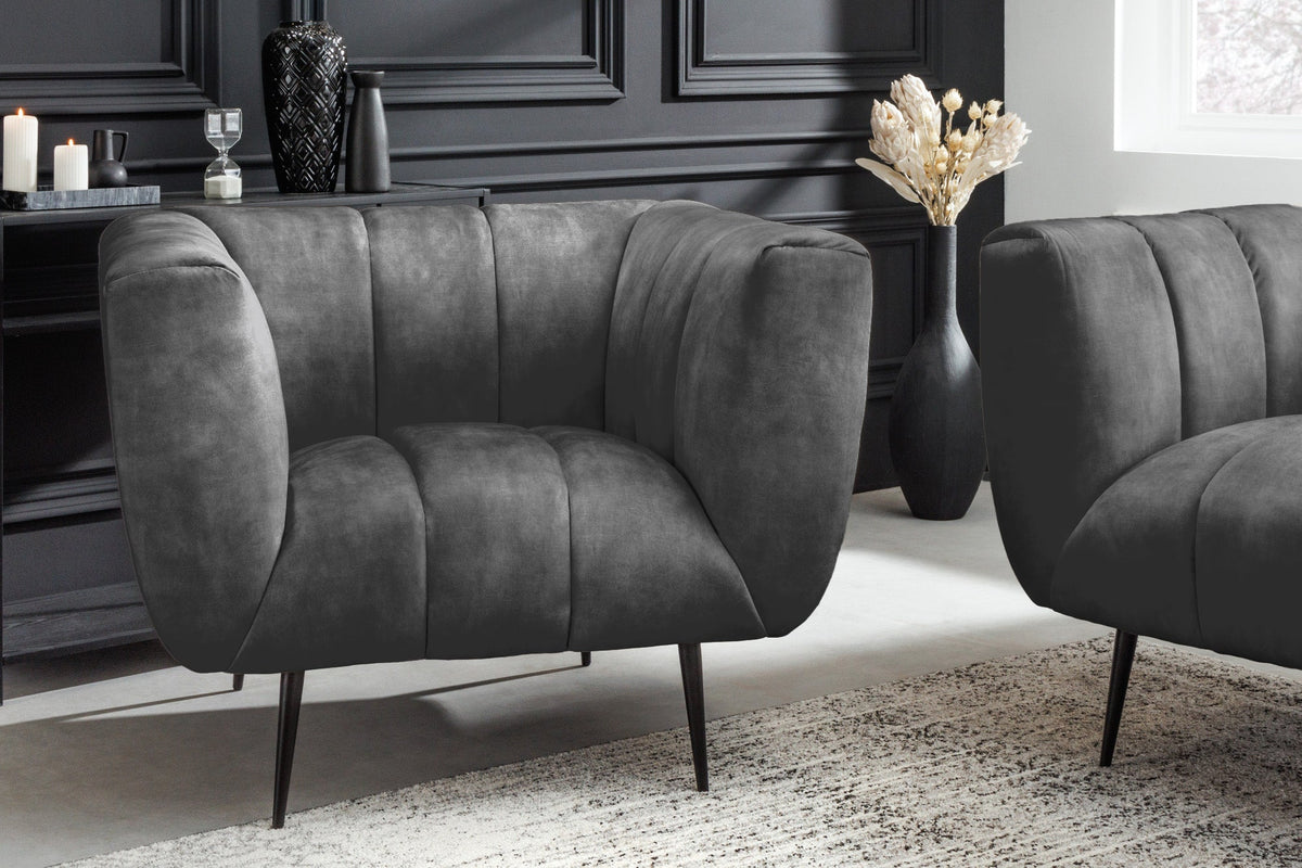 Fauteuil rétro NOBLESSE 105cm velours gris pieds métal noir âme à ressorts matelassage décoratif