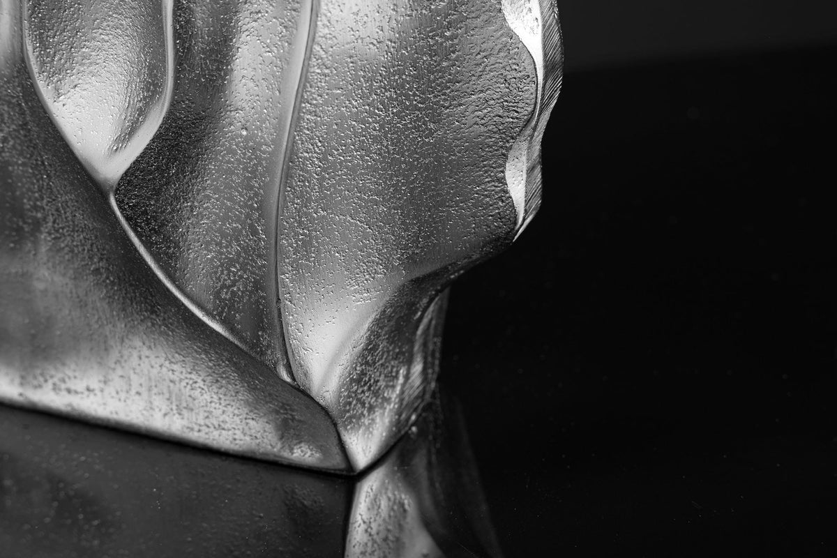 Handgefertigte Vase LIQUID 25cm silber Metall Hammerschlag Design