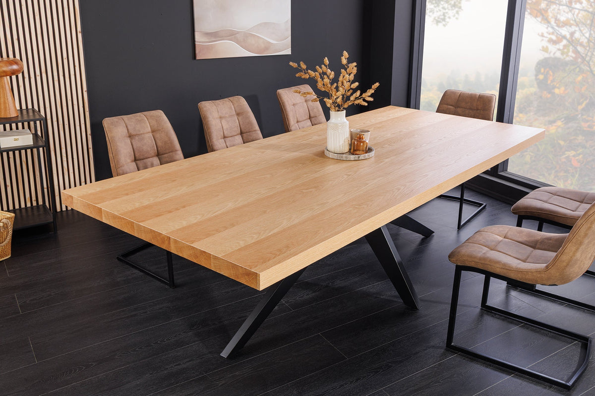 Imposante table à manger ZEUS 240cm design en chêne naturel avec structure étoile en métal