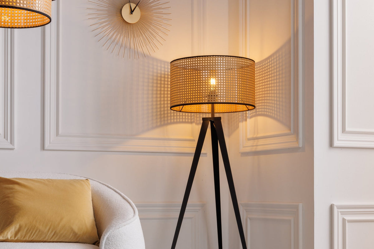 Lampadaire Boho VIENNA 142cm noir naturel lampadaire trépied en métal tissage viennois