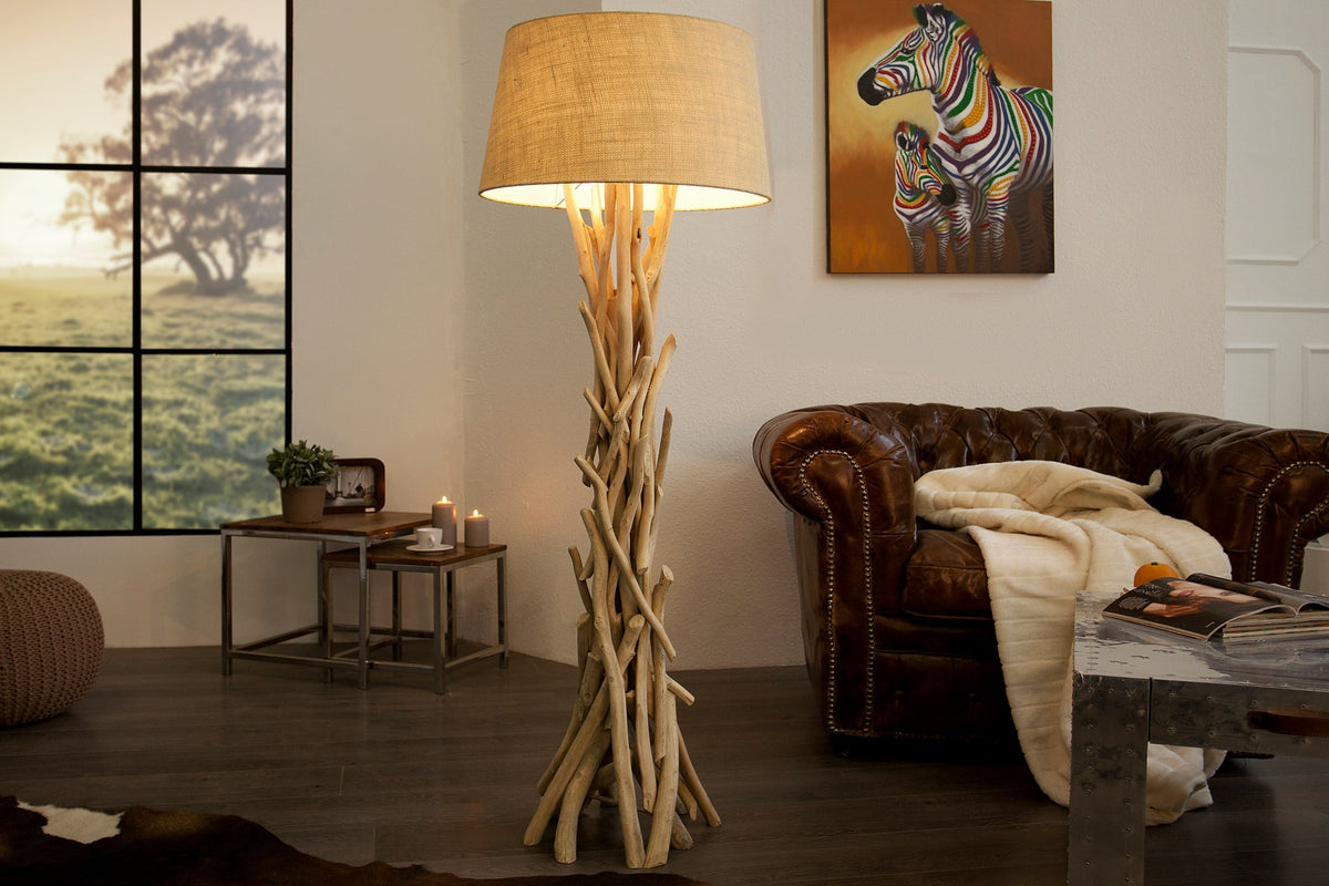 Lampadaire fait main en bois flotté WILD NATURE 155cm sable avec abat-jour en lin