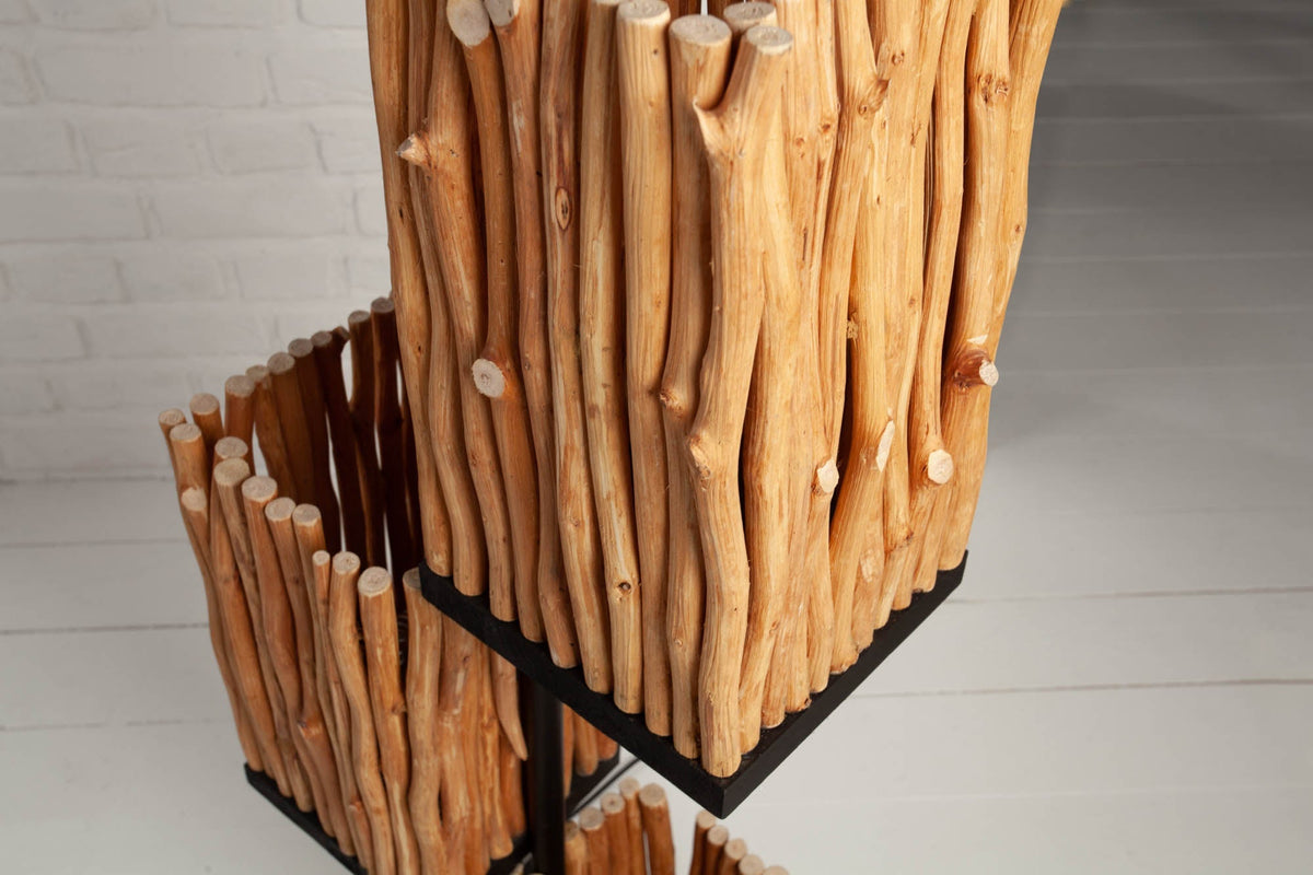 Lampadaire fait main EUPHORIA 154cm en bois de longane avec quatre abat-jour