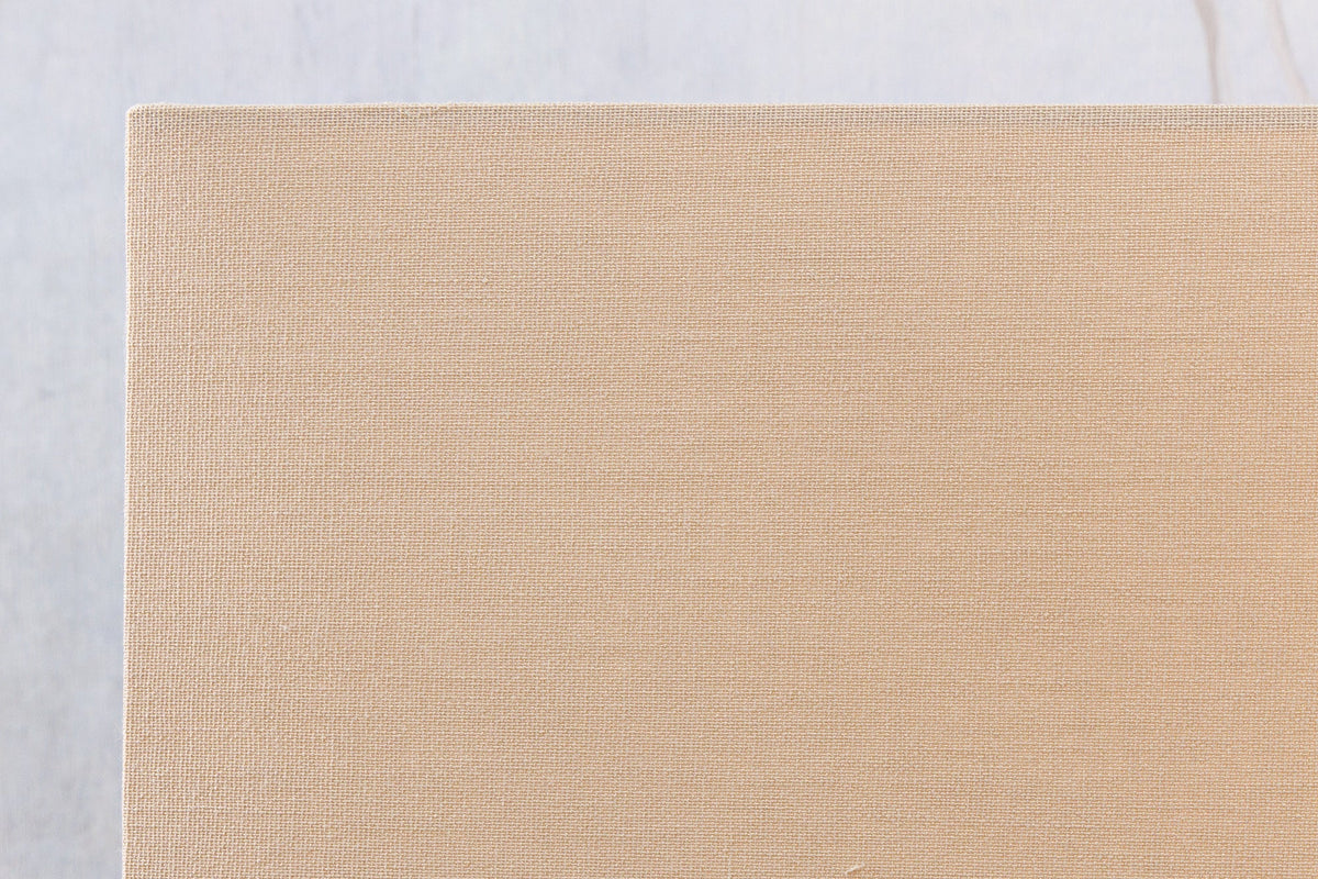 Lampe de table artisanale EUPHORIA 80cm naturel bois de Longan beige avec abat-jour en lin