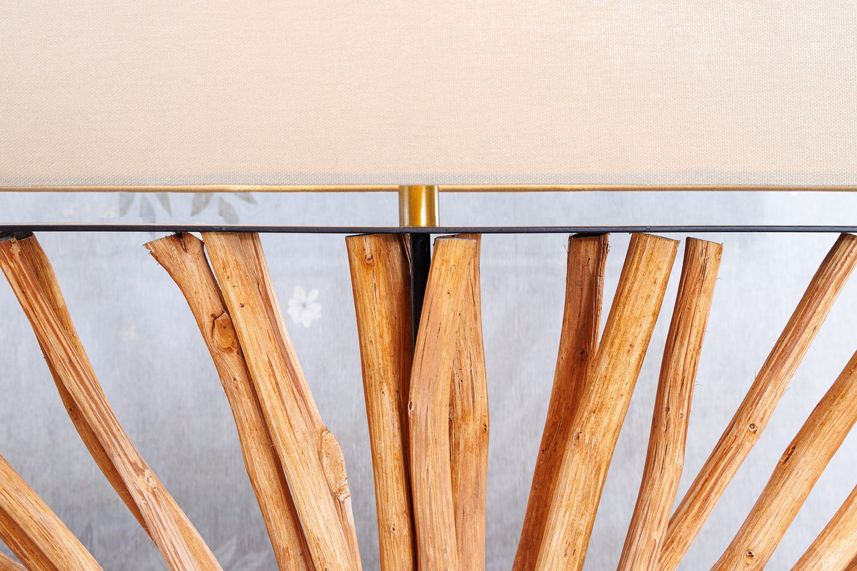 Lampe de table artisanale EUPHORIA 80cm naturel bois de Longan beige avec abat-jour en lin