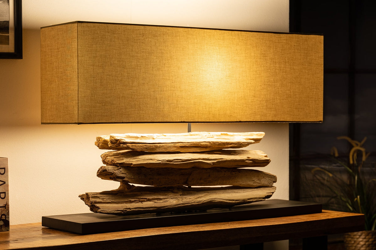 Lampe de table artisanale RIVERINE 80cm beige pied en bois flotté avec abat-jour en lin