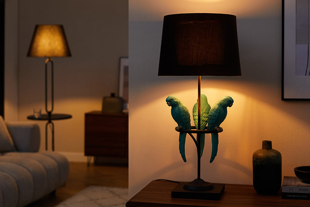 Lampe de table design WILDLIFE 75cm noir turquoise ronde sculptures de perroquet avec pied en marbre