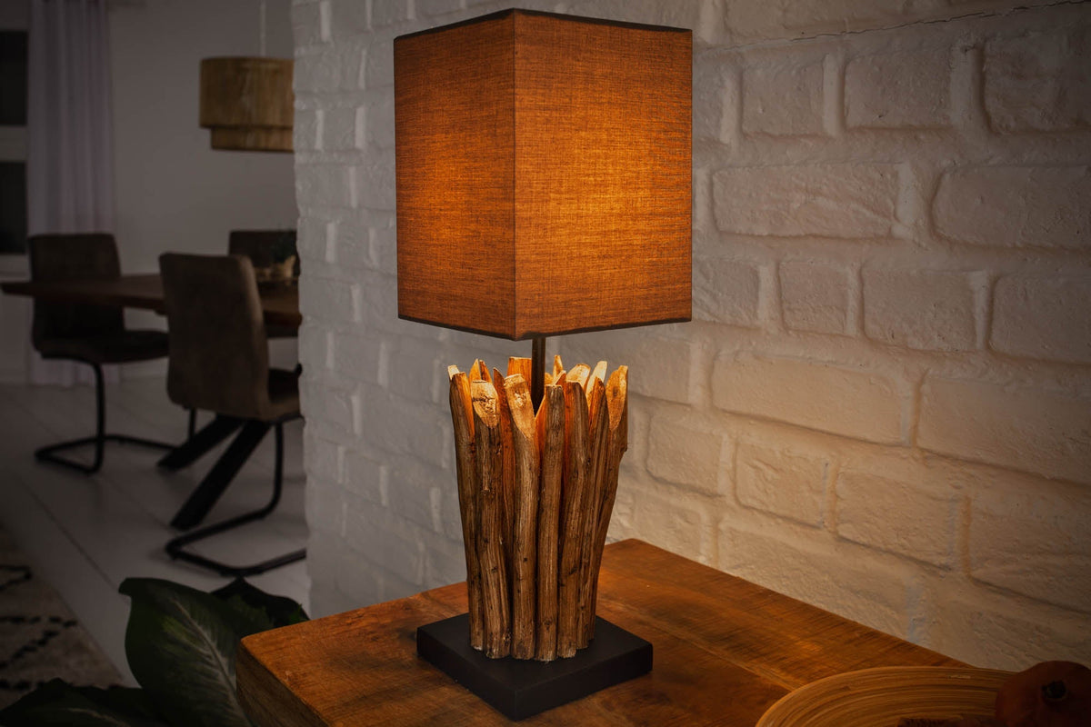 Lampe de table en bois flotté artisanale EUPHORIA 45cm marron avec abat-jour en lin.