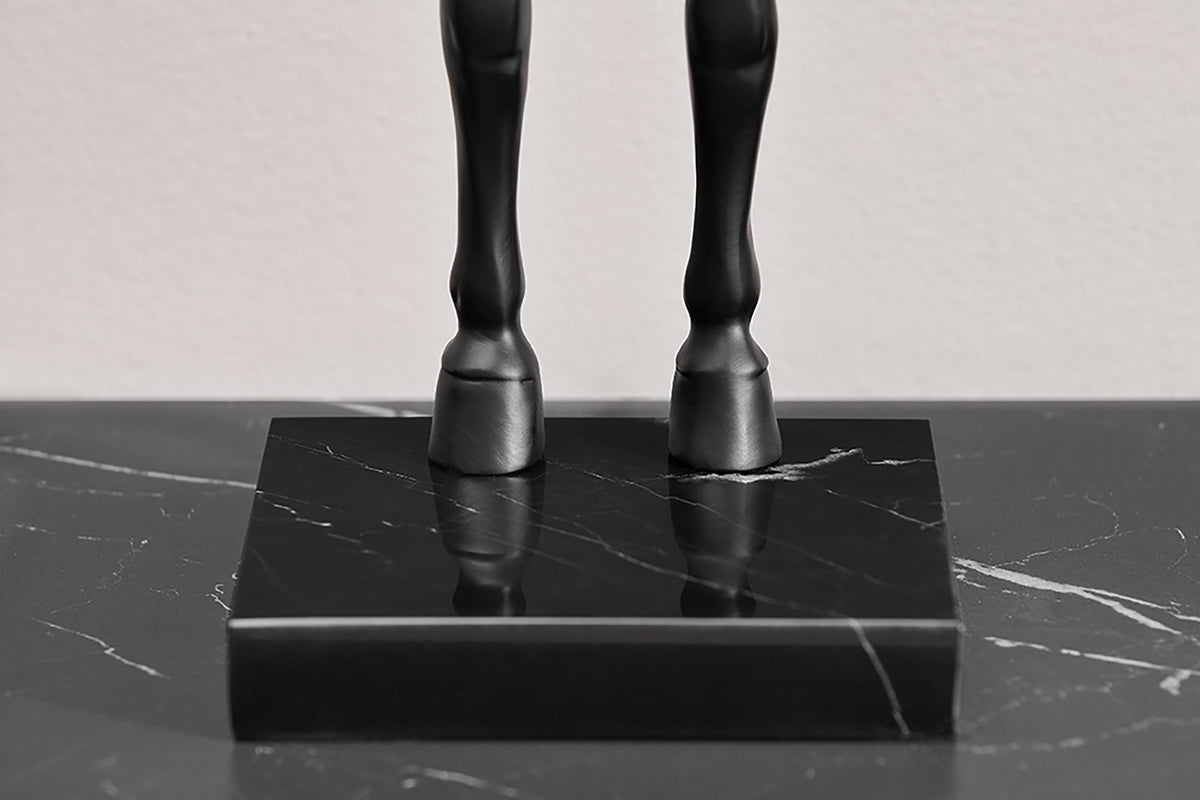 Lampe de table extravagante BLACK BEAUTY 75cm noir or sculpture de cheval