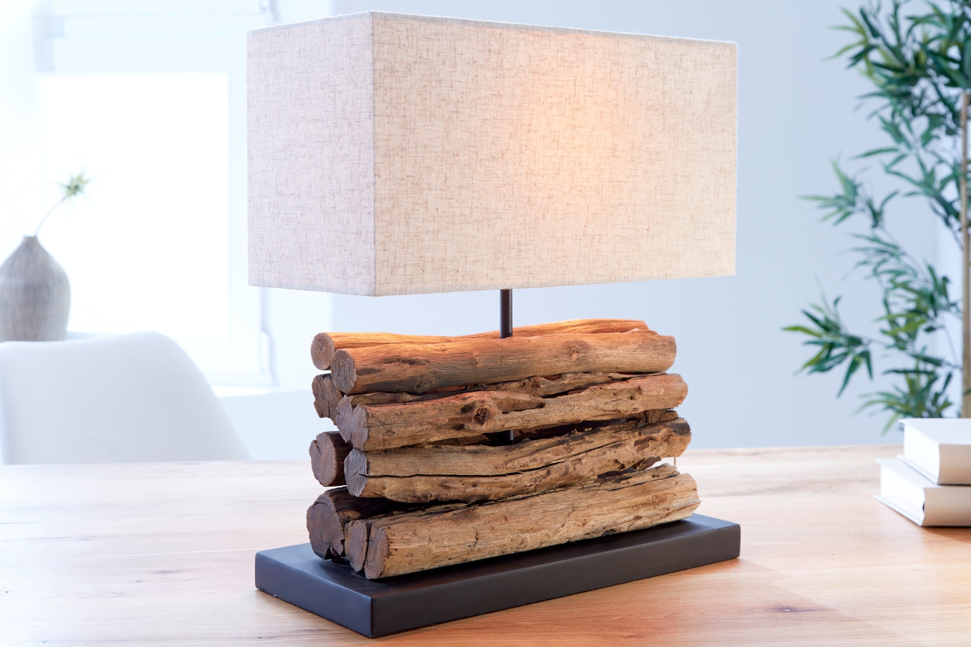 Lampe de table faite main PERIFERE 40 cm abat-jour en lin bois flotté beige
