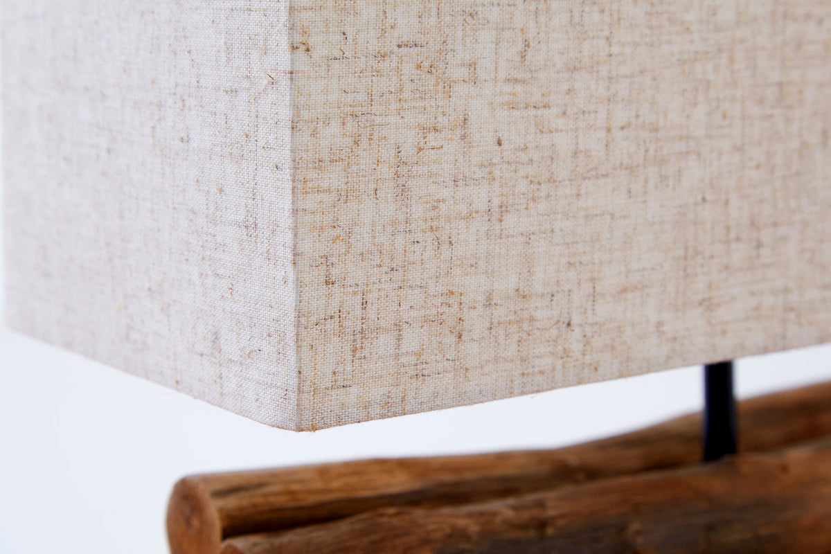 Lampe de table faite main PERIFERE 40 cm abat-jour en lin bois flotté beige