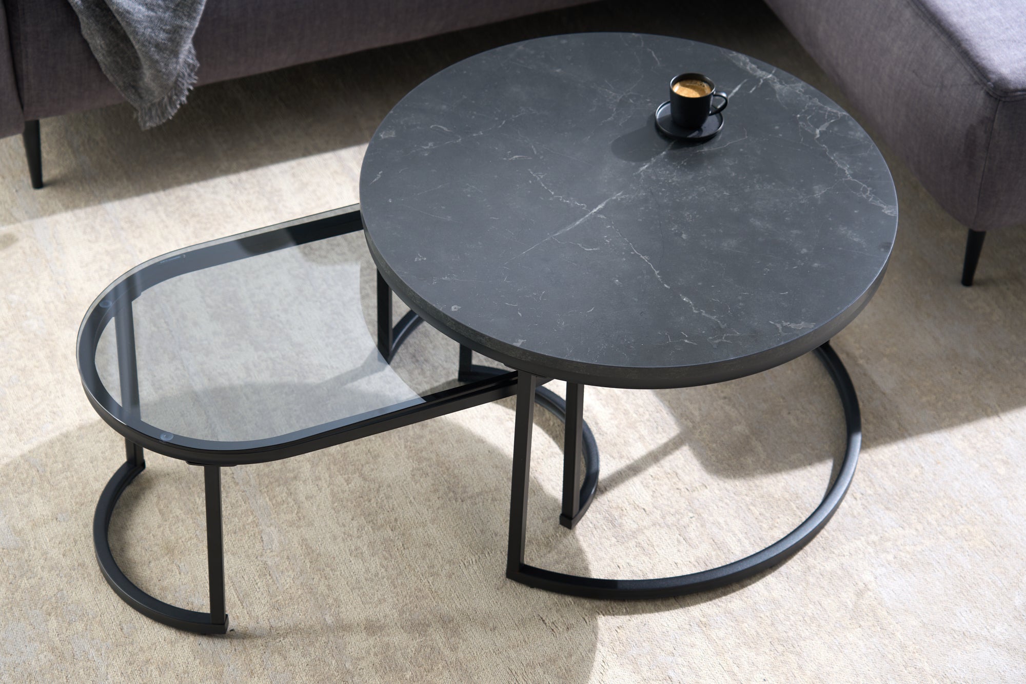 Lot de 2 tables basses ELEGANCE 70cm marbre graphite design verre métal ronde ovale