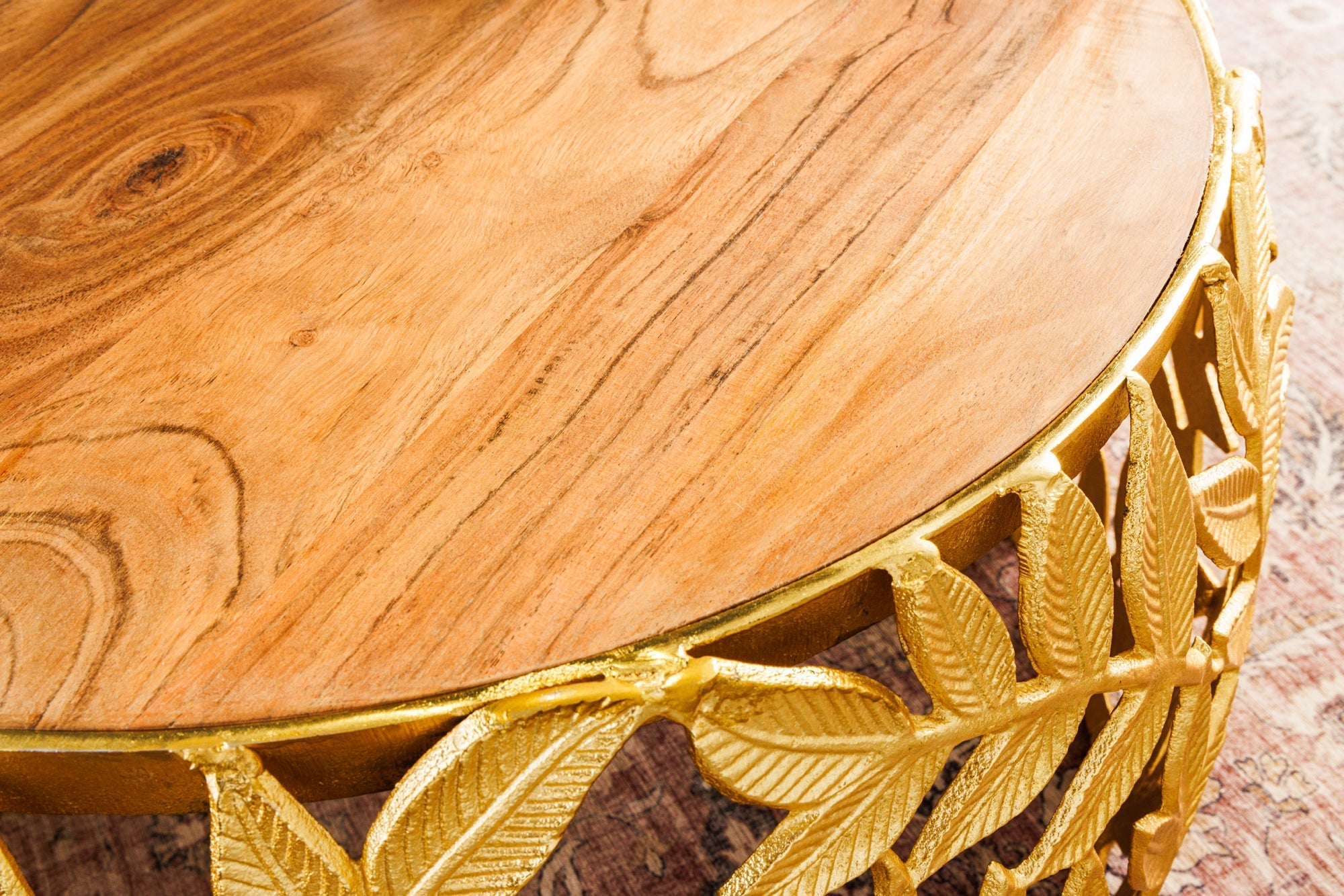 Lot de 2 tables basses rondes ABSTRACT LEAF 70cm bois massif doré naturel design feuille en métal acacia