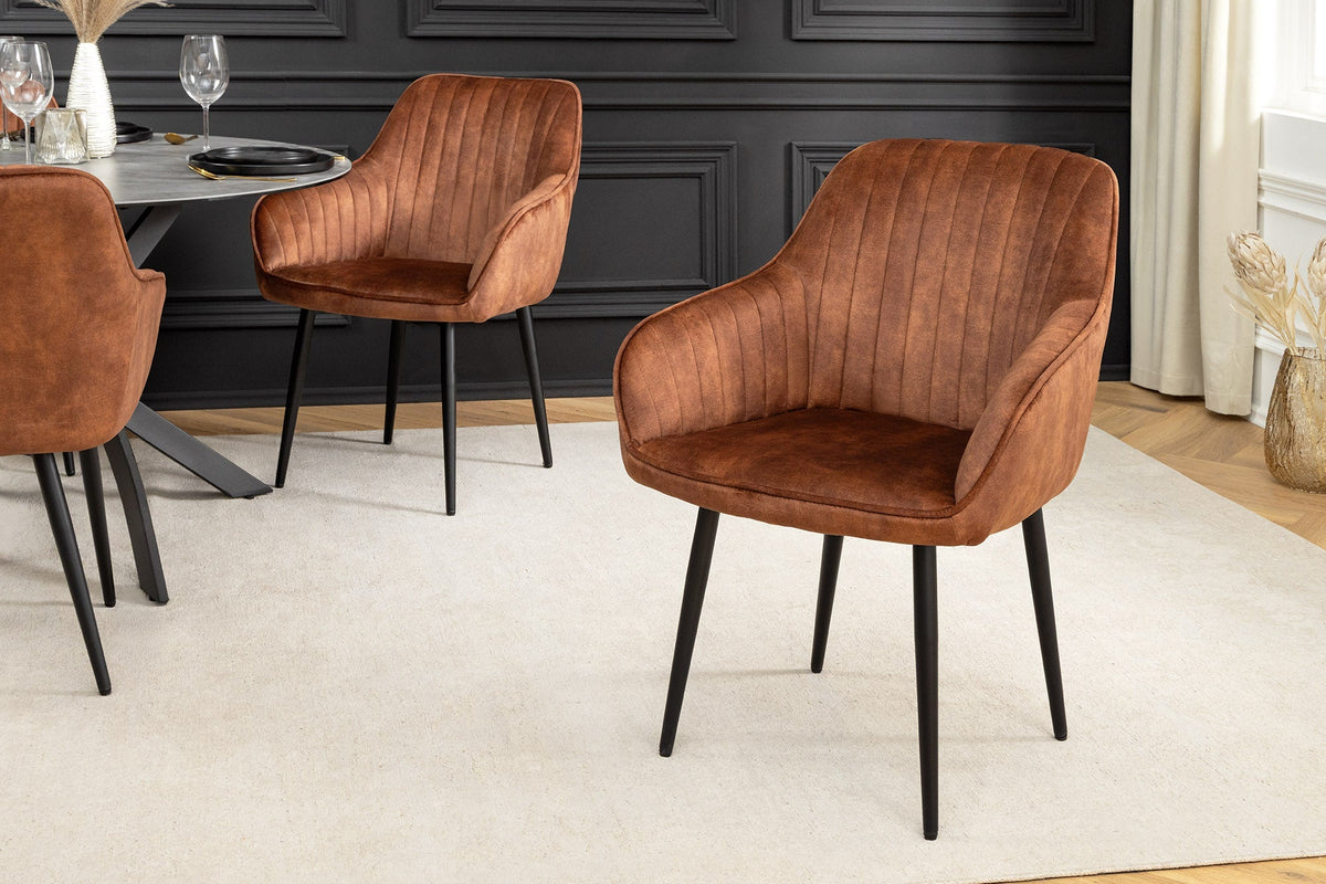 Lot de 2x Chaise design TURIN rouille brun velours avec surpiqûre décorative et accoudoir métal noir