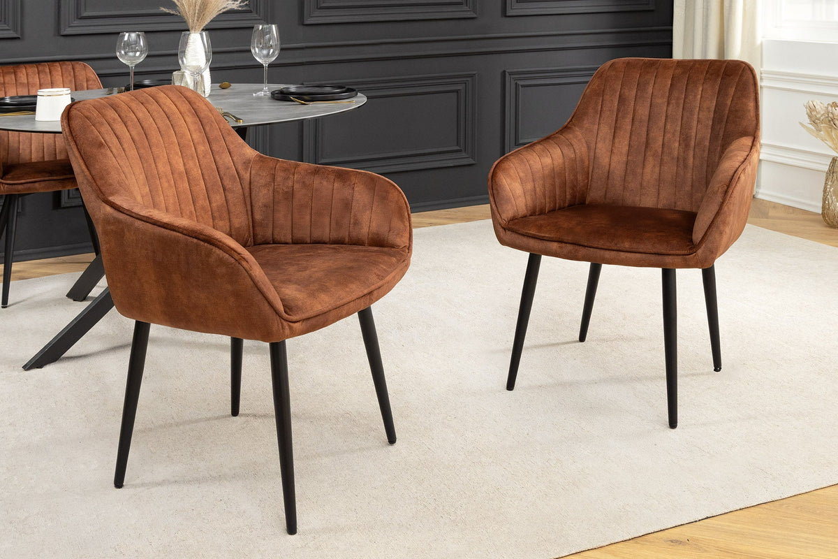 Lot de 2x Chaise design TURIN rouille brun velours avec surpiqûre décorative et accoudoir métal noir