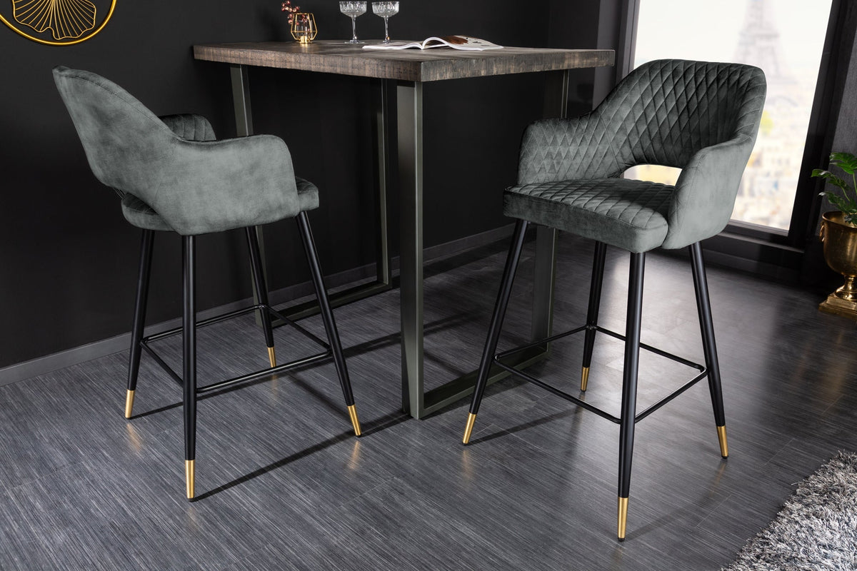 Lot de 2x Tabouret de bar design PARIS vert velours avec dossier métal noir or capitonnage décoratif (réf. 41517)