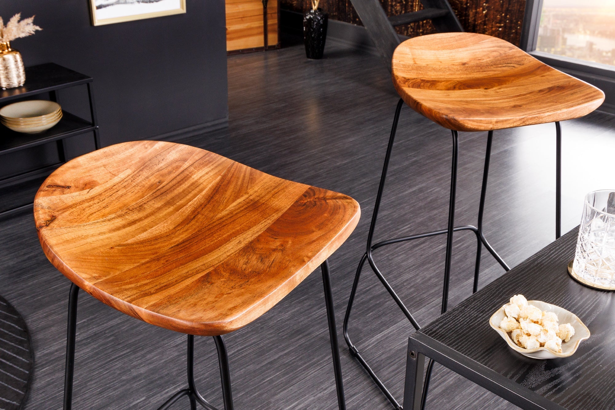 Lot de 2x Tabouret de bar en bois massif MAMMUT naturel acacia châssis métal noir avec repose-pieds