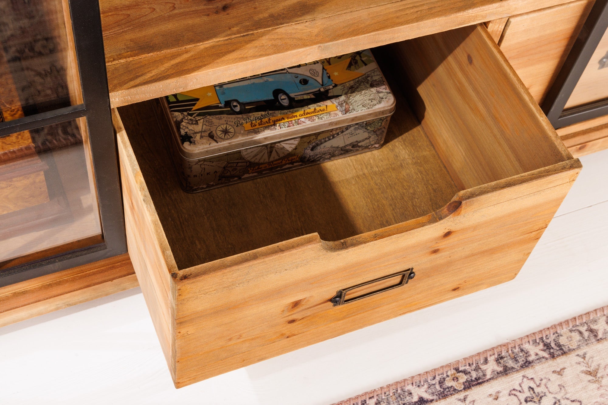 Lowboard massif HERITAGE 160cm pin naturel portes industrielles vitrine métal
