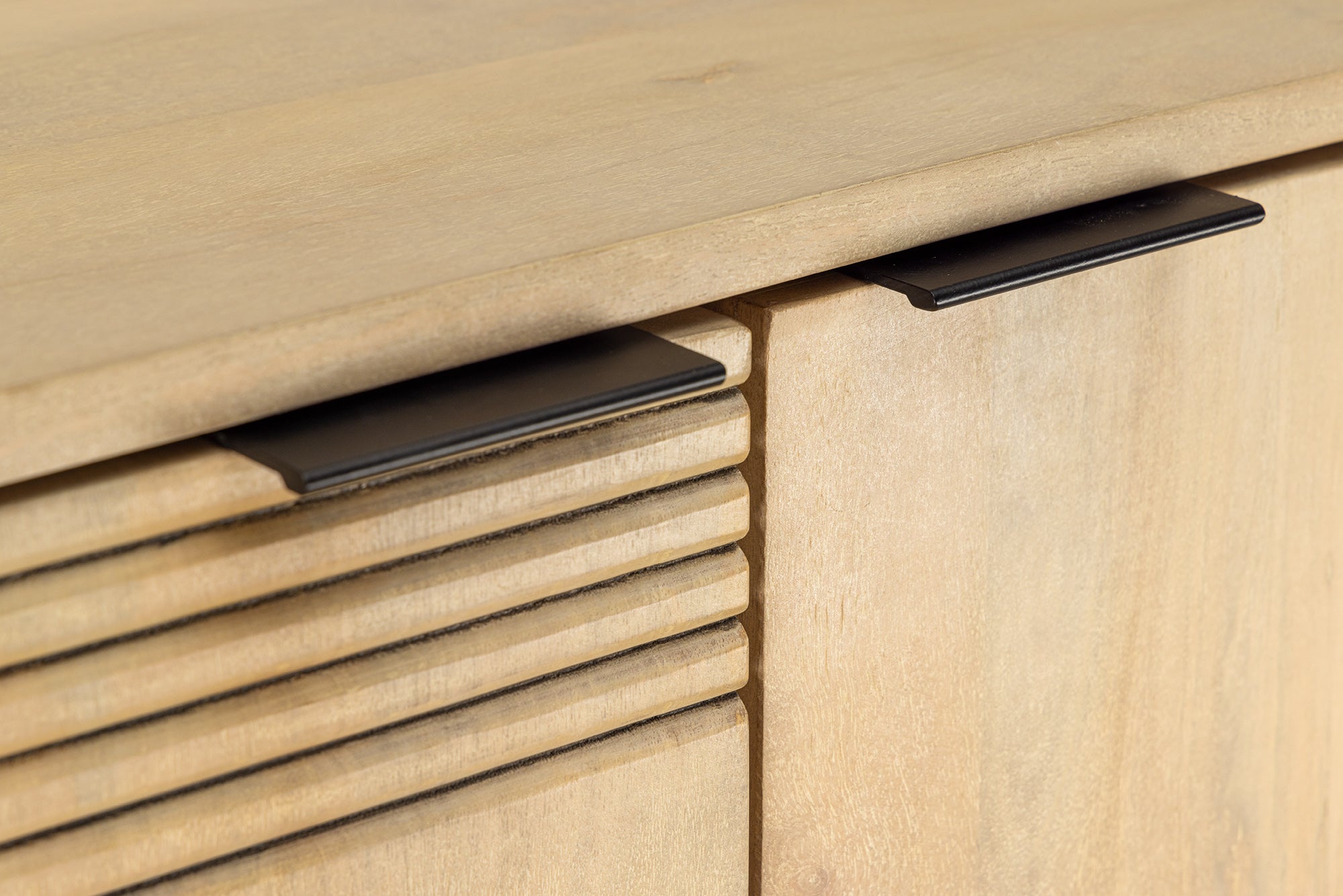 Meuble bar design ART DECO 140cm bois de manguier cérusé blanc façade 3D