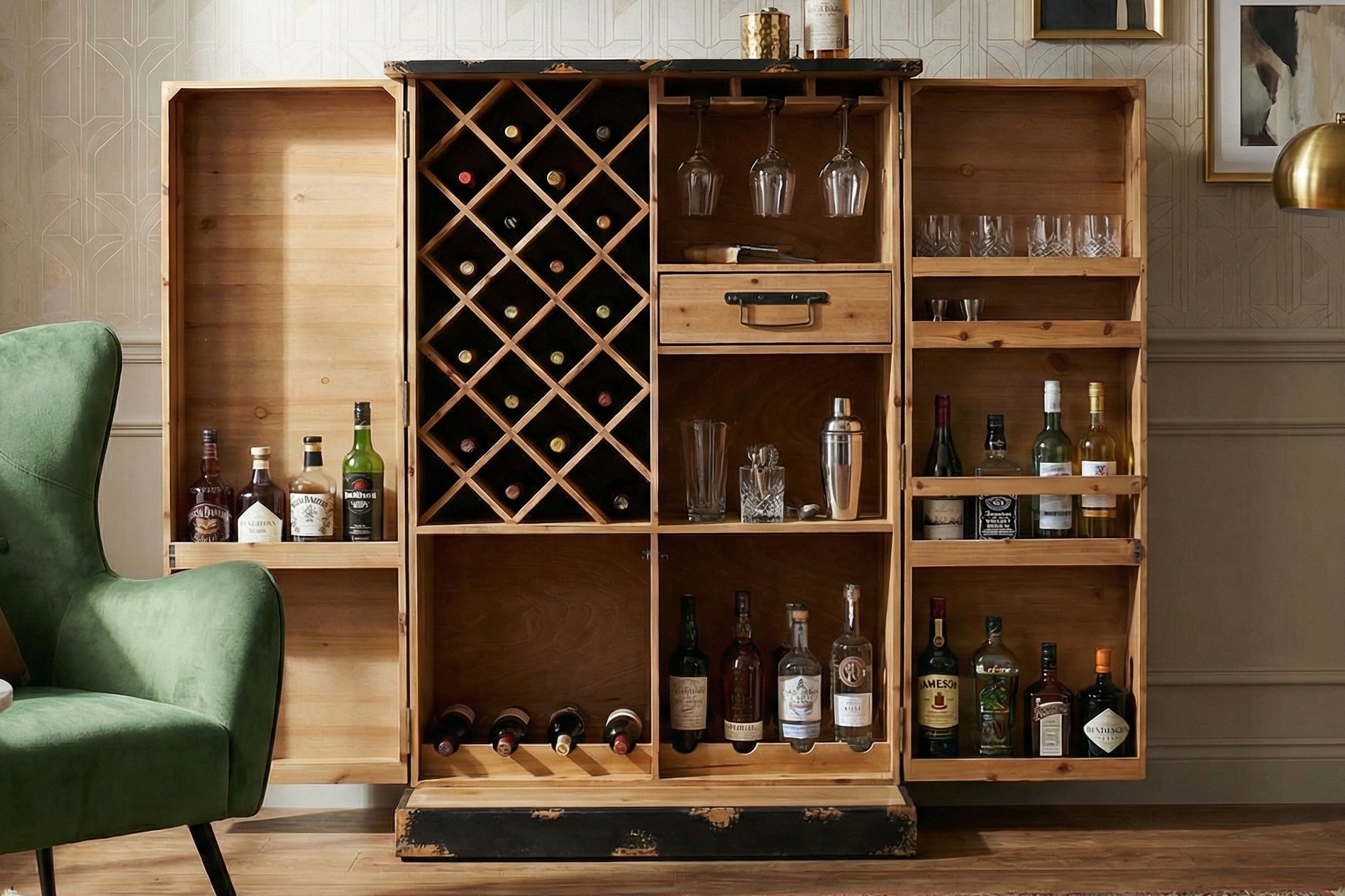 Meuble bar design BODEGA 120cm en bois de pin naturel avec façade 3D et étagère à bouteilles