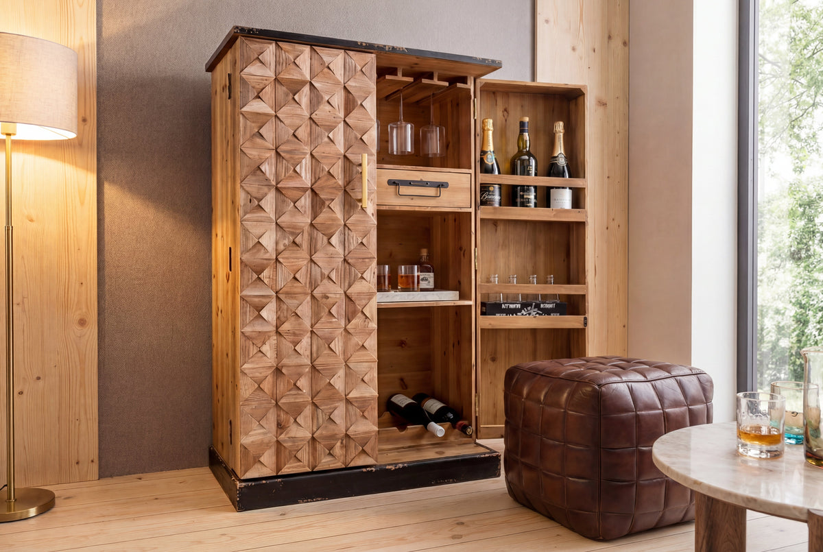 Meuble bar design BODEGA 120cm en bois de pin naturel avec façade 3D et étagère à bouteilles