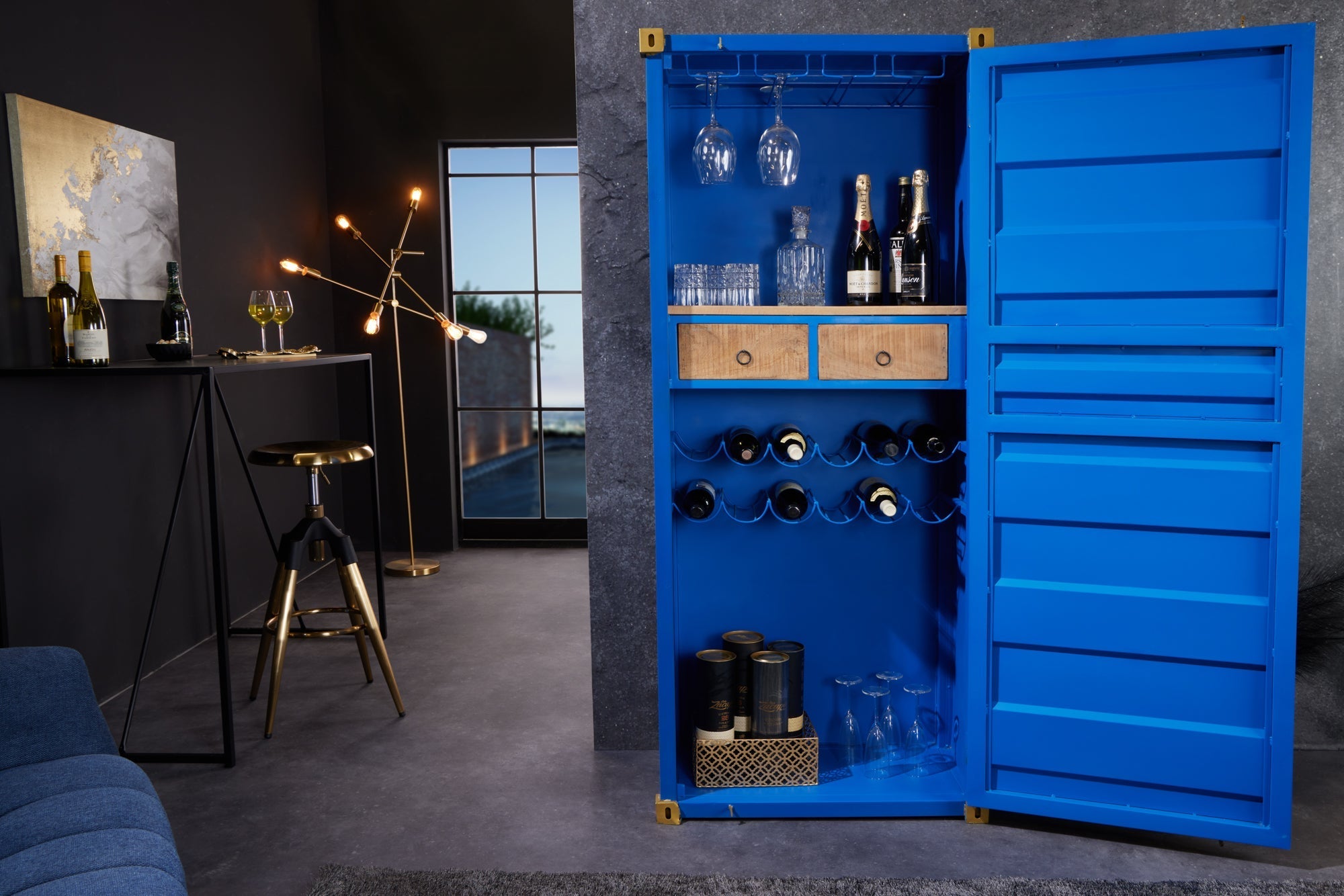 Meuble bar design conteneur GLOBETROTTER 180cm casier à vin bleu upcycling