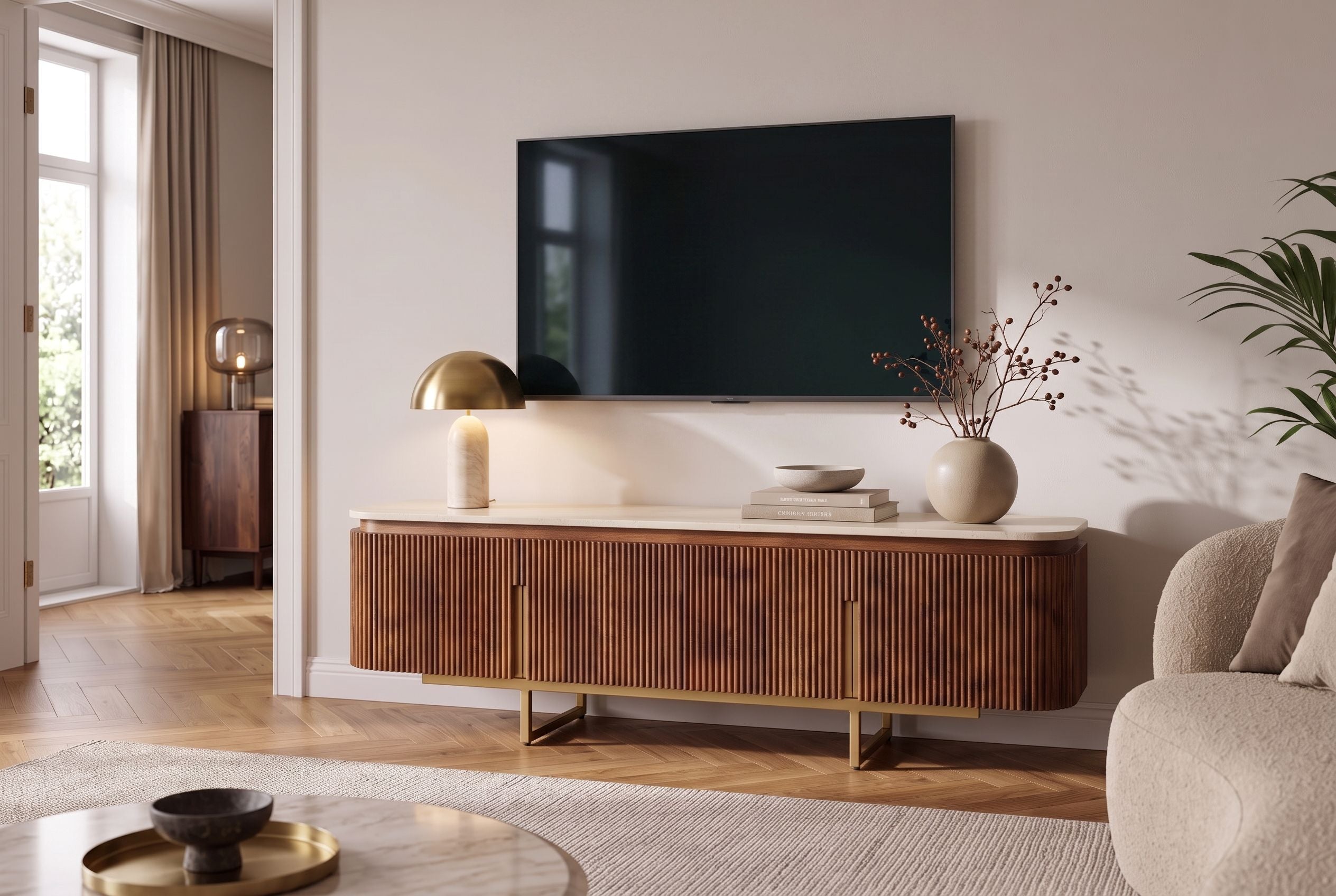 Meuble TV design GATSBY 160cm en bois de manguier marron doré avec structure en métal travertin