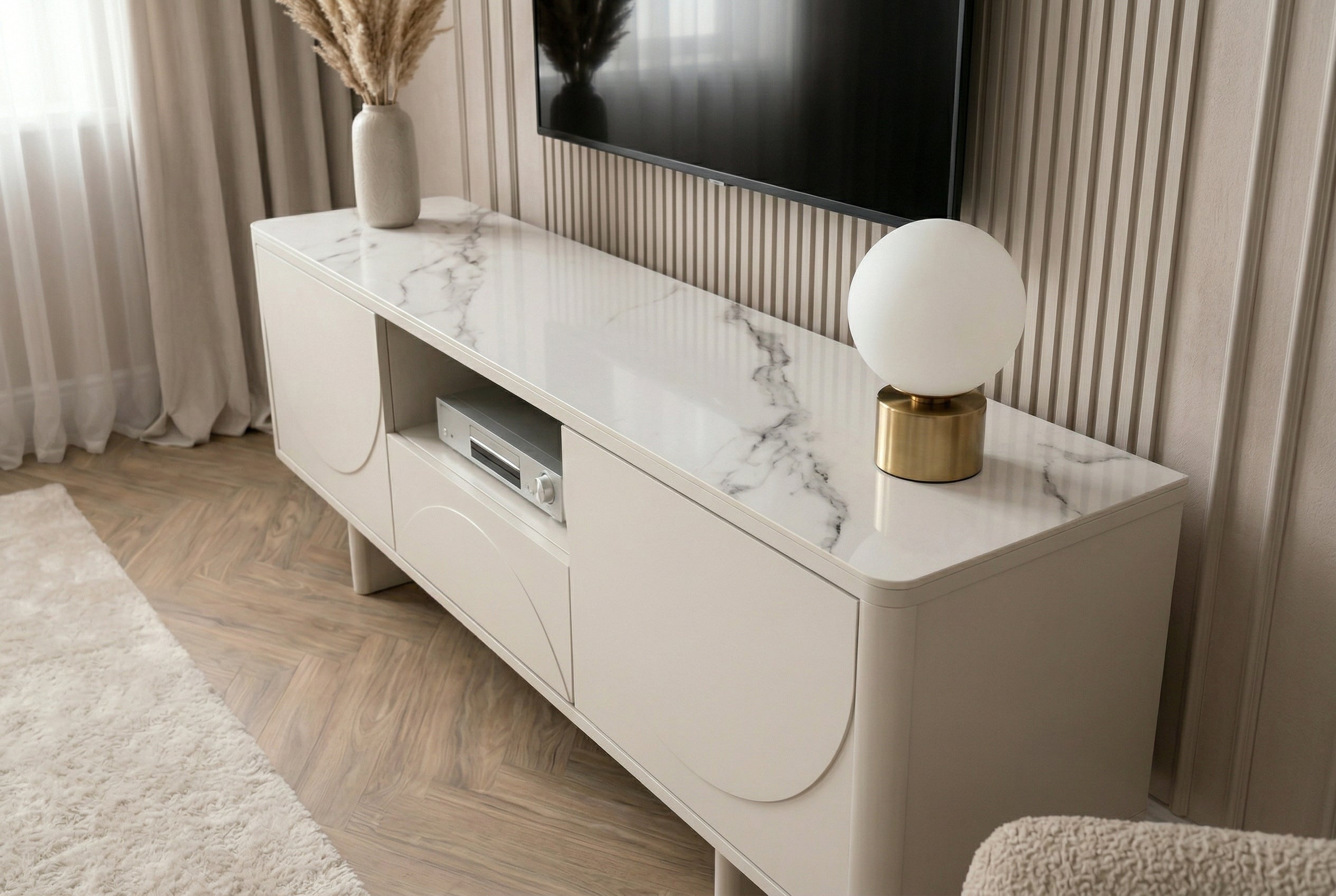 Meuble TV design SAVOY 150cm cachemire marbre blanc céramique avec rangements et façade 3D