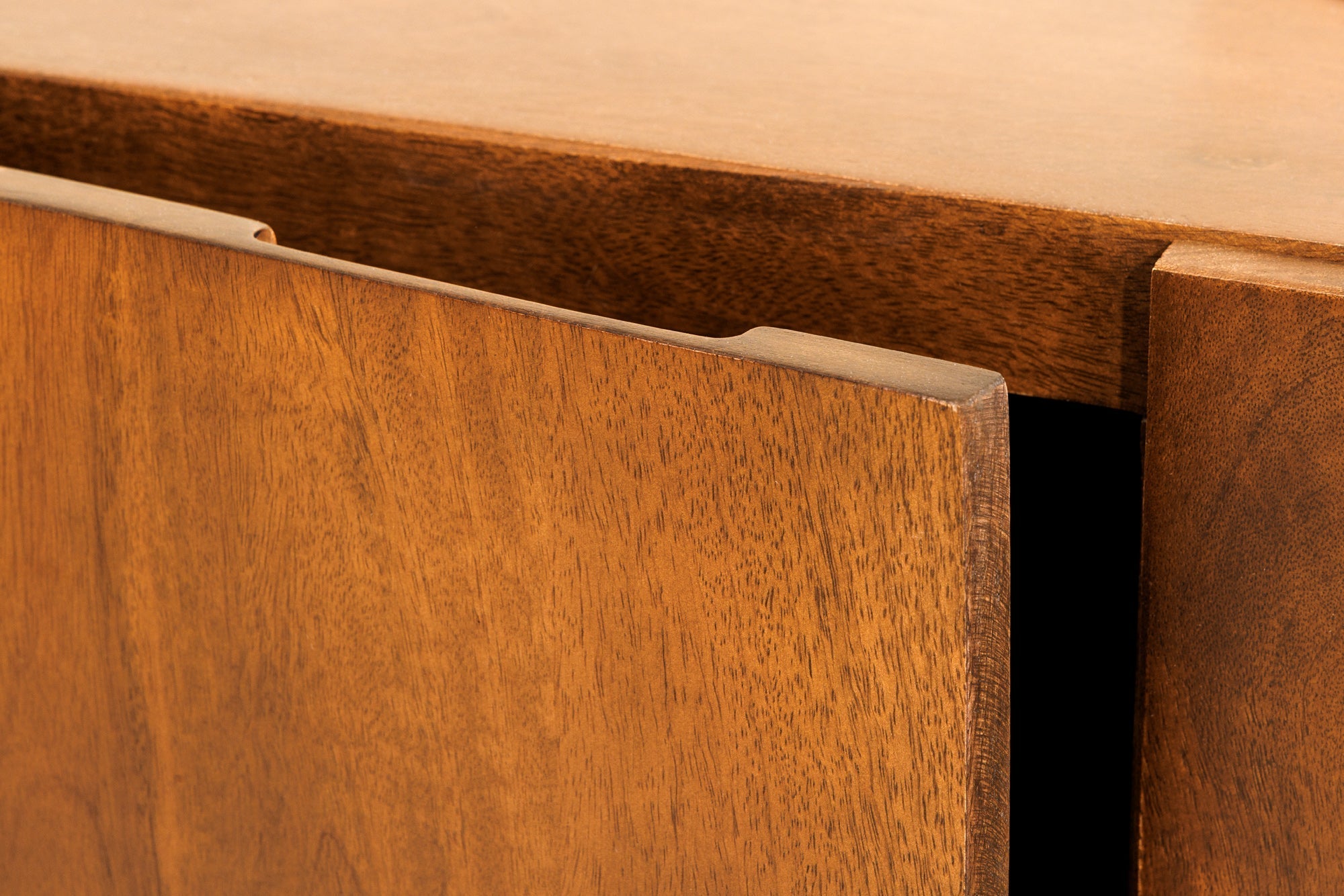 Meuble TV massif BRASIL 160cm meuble bas trois compartiments en manguier marron
