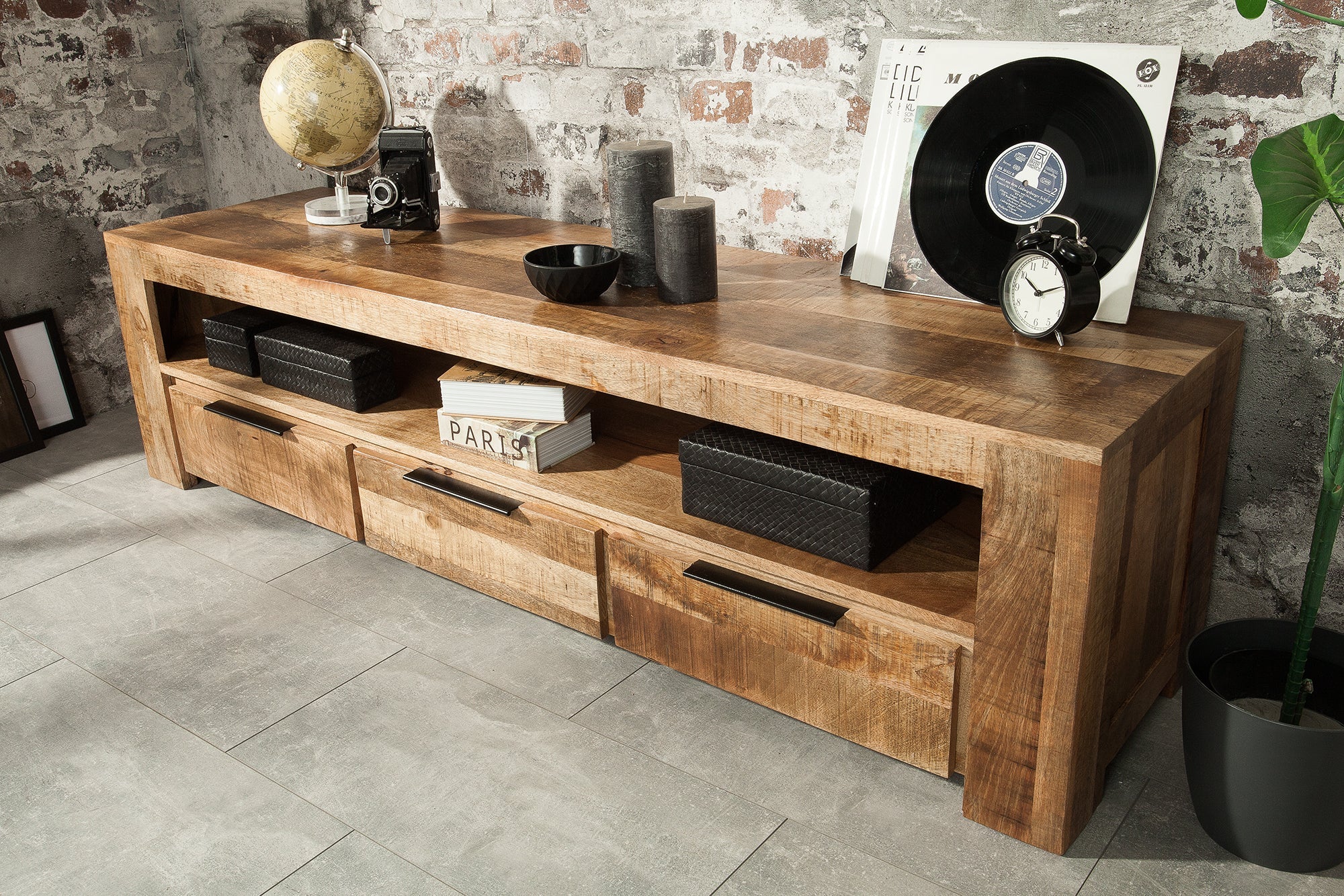 Meuble TV massif IRON CRAFT 170cm meuble bas en manguier 3 tiroirs
