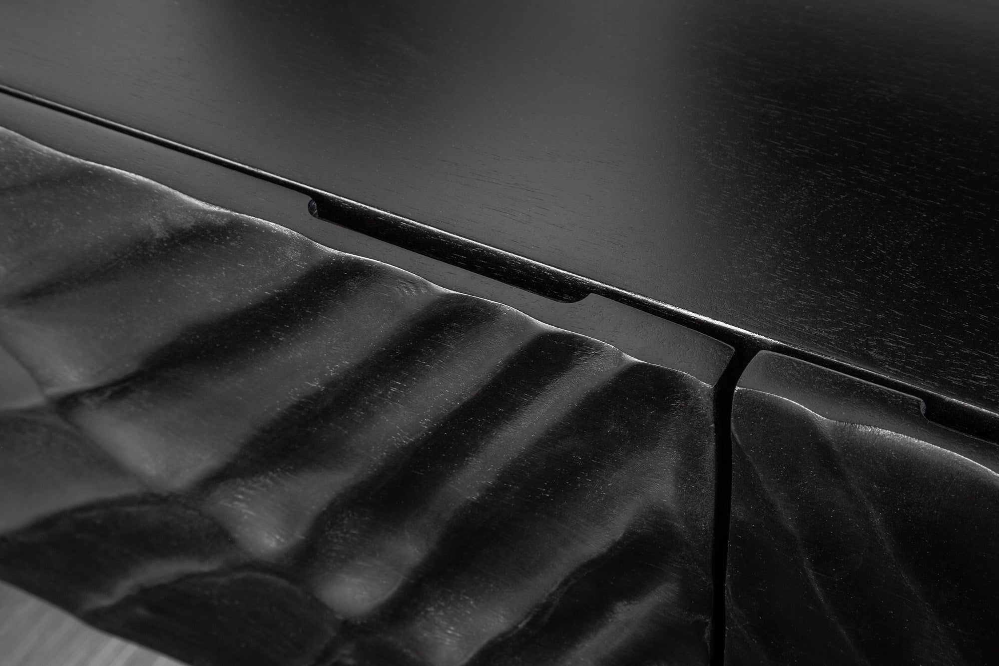 Meuble TV massif SCORPION 160cm meuble bas suspendu en manguier noir
