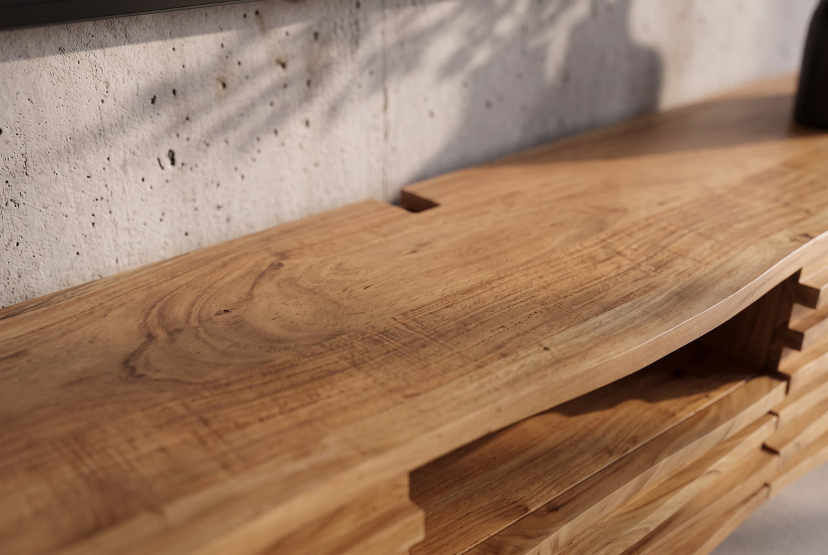 Meuble TV suspendu RELIEF 200 cm en bois d’acacia massif naturel avec une façade élaborée