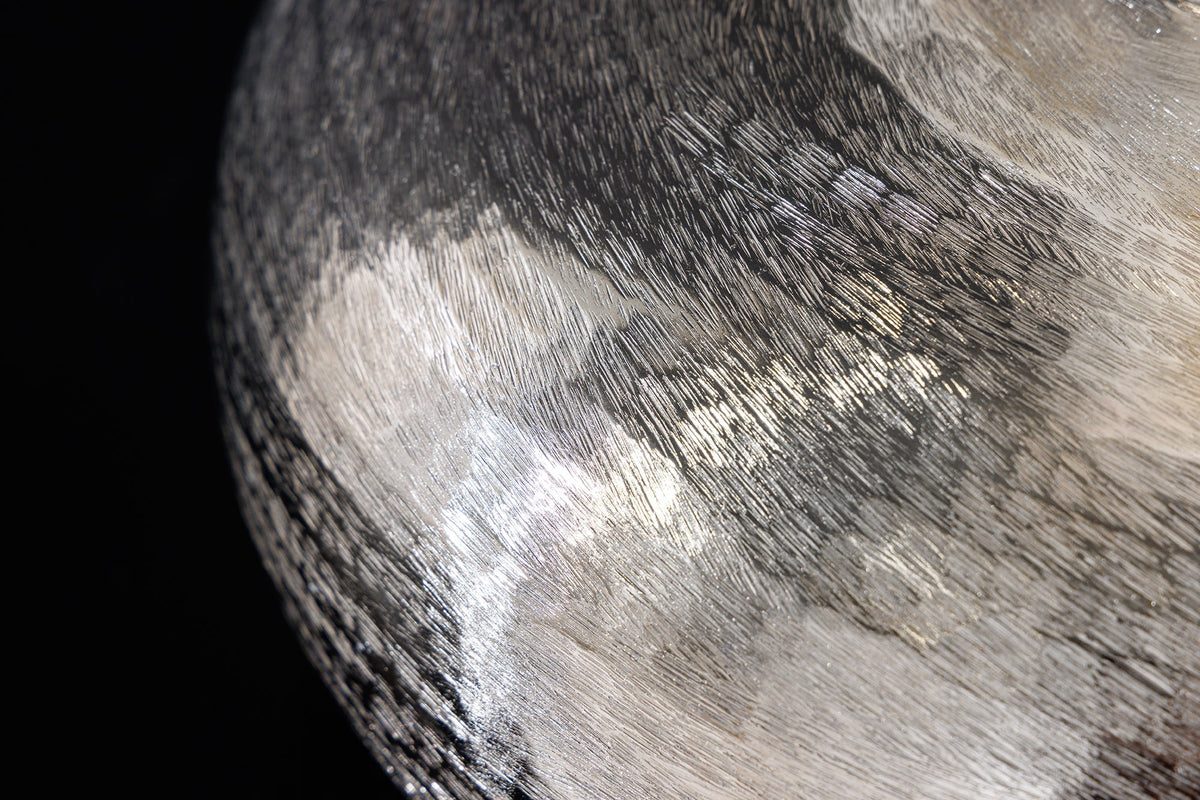 Moderne Deko Vase ABSTRACT ORIENT 35cm silber rund Metall Hammerschlag-Design