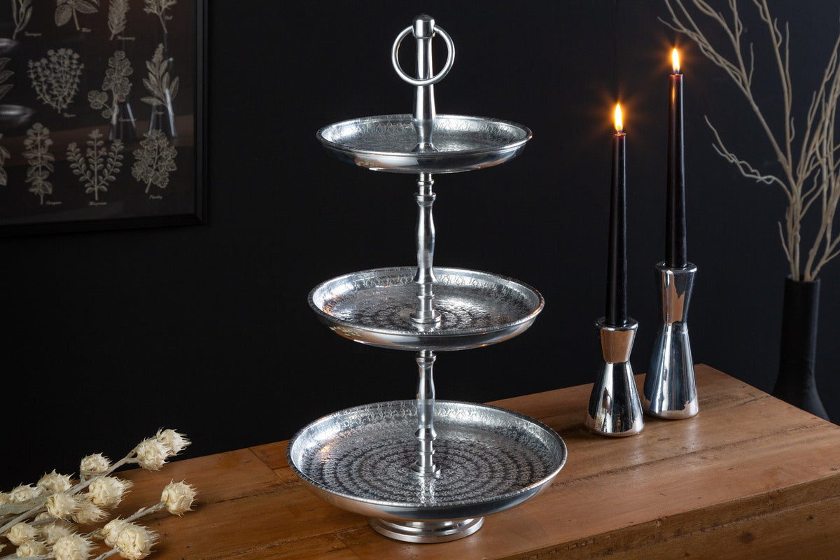 Présentoir à gâteaux design ORIENT 50cm argent finition marteau sauvage à trois niveaux