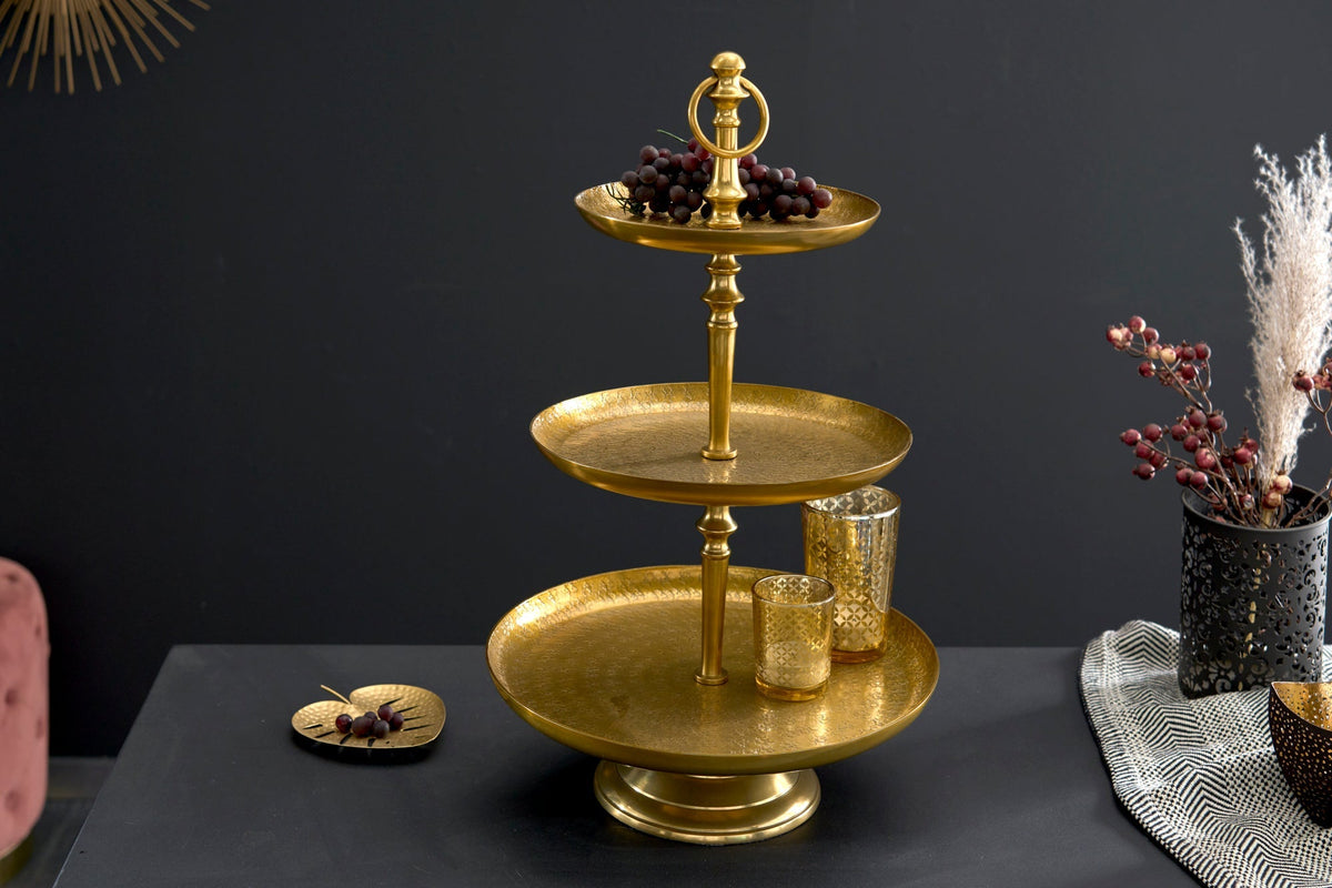 Présentoir à gâteaux design ORIENT 50cm doré finition marteau sauvage à trois niveaux