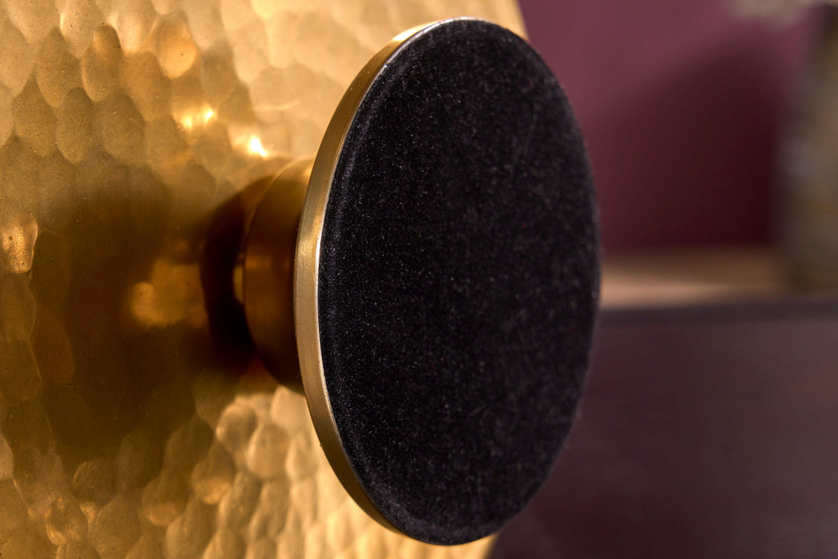 Présentoir à gâteaux design ORIENT 50cm doré finition marteau sauvage à trois niveaux