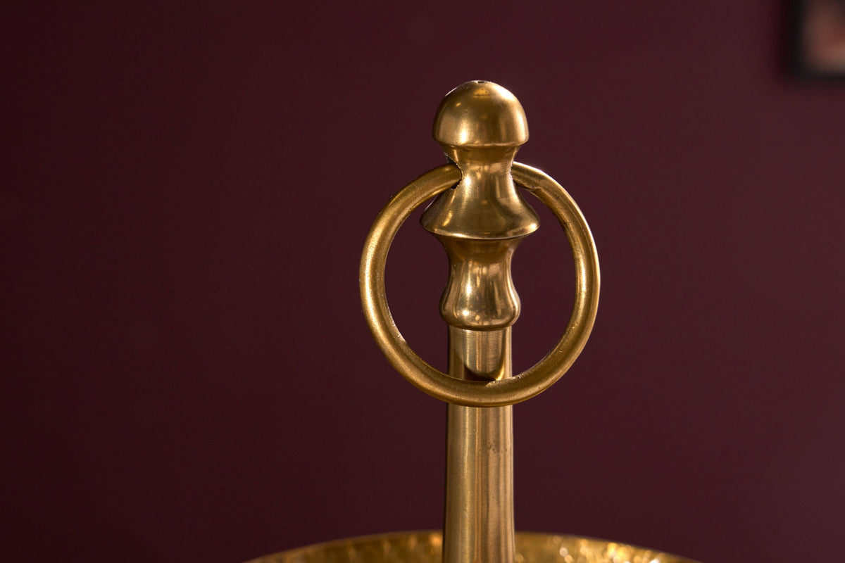 Présentoir à gâteaux design ORIENT 65cm doré finition marteau sauvage à trois niveaux
